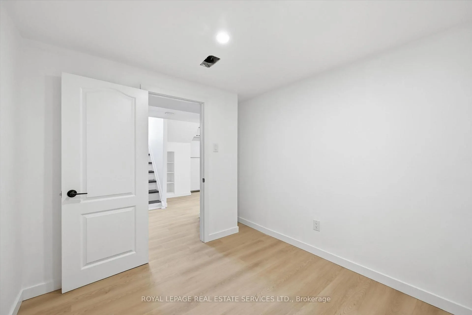 Photo 14 of Unit Lower, 6 Greening Court, Hamilton, Dundas — HOMEH