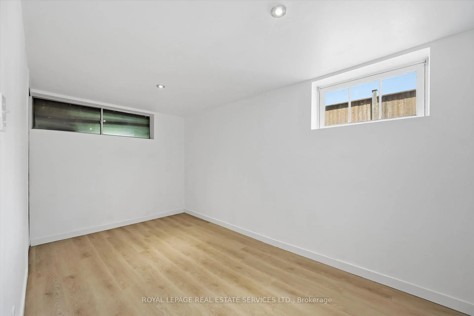 Photo 18 of Unit Lower, 6 Greening Court, Hamilton, Dundas — HOMEH