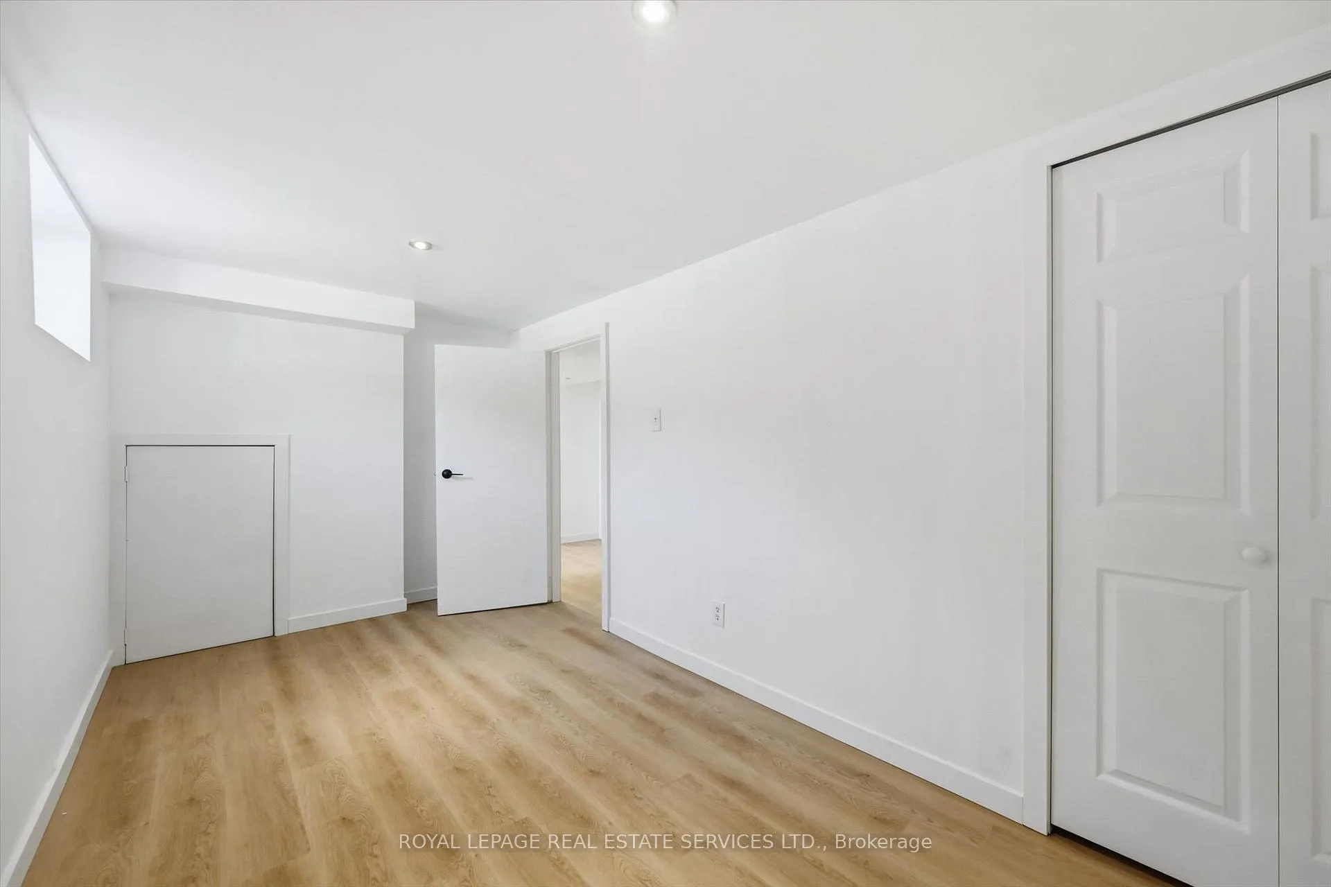 Photo 19 of Unit Lower, 6 Greening Court, Hamilton, Dundas — HOMEH