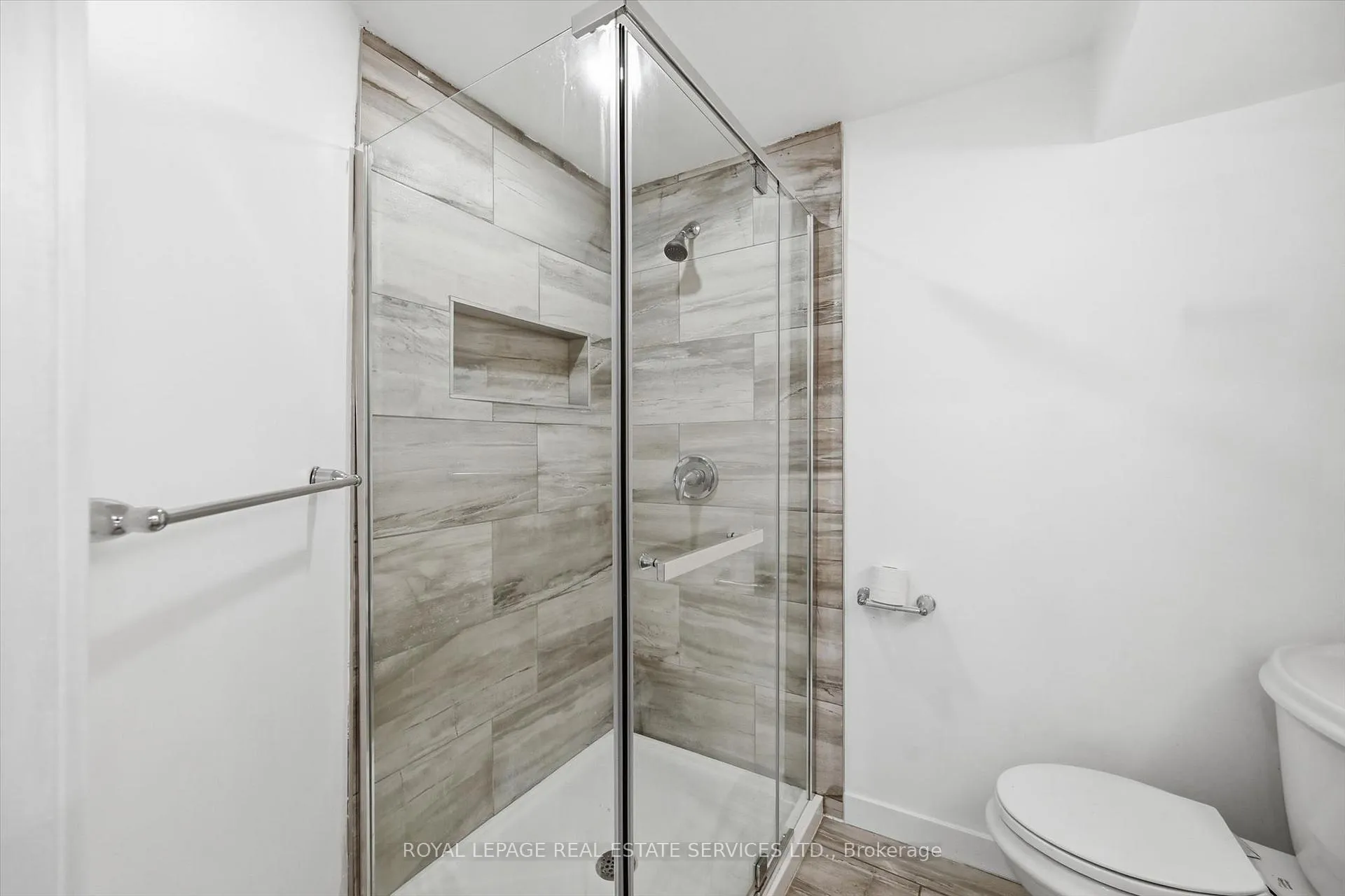 Photo 21 of Unit Lower, 6 Greening Court, Hamilton, Dundas — HOMEH