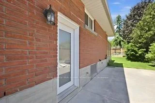 Photo 3 of Unit Lower, 6 Greening Court, Hamilton, Dundas — HOMEH