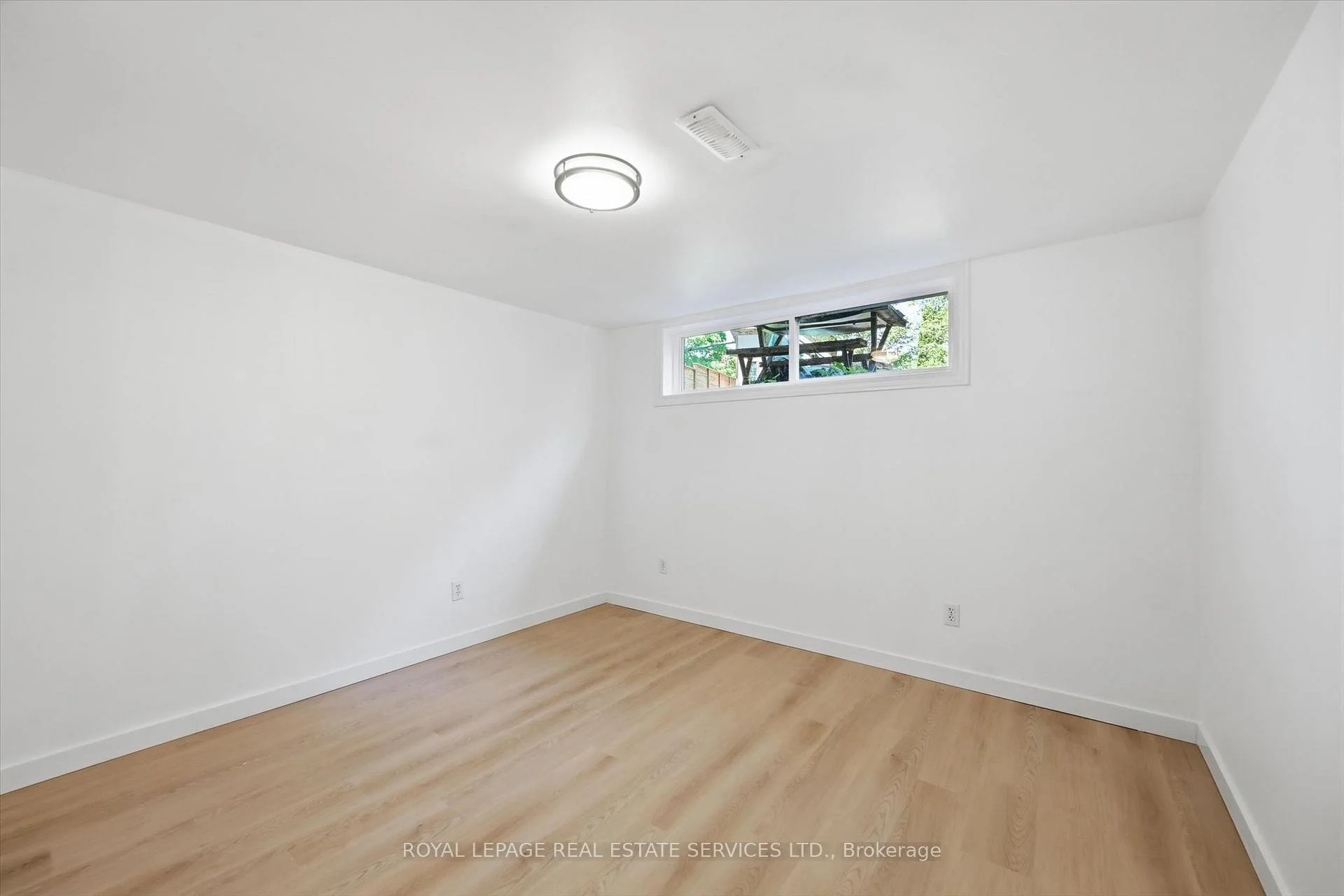 Photo 17 of Unit Lower, 6 Greening Court, Hamilton, Dundas — HOMEH