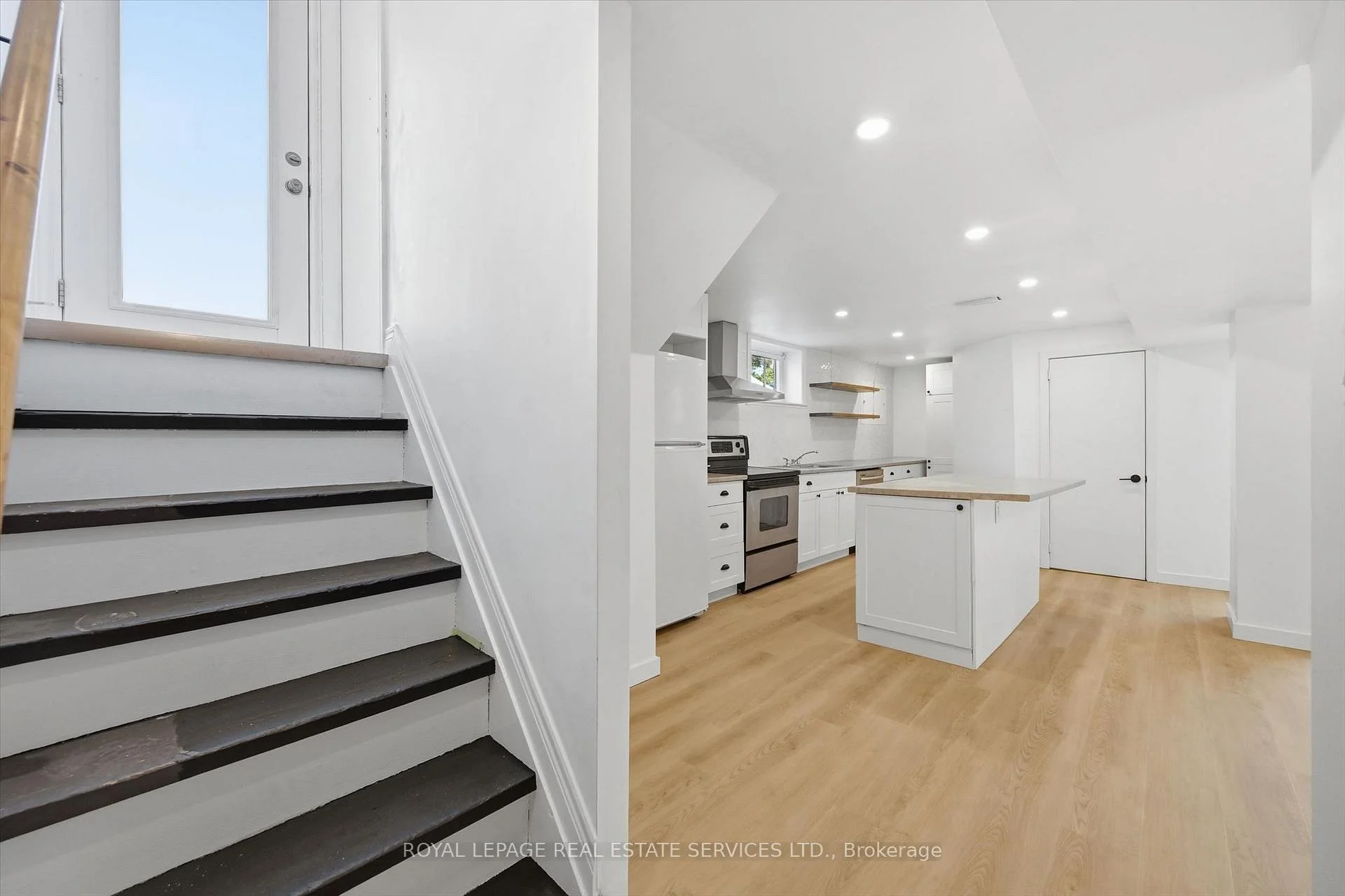 Photo 23 of Unit Lower, 6 Greening Court, Hamilton, Dundas — HOMEH