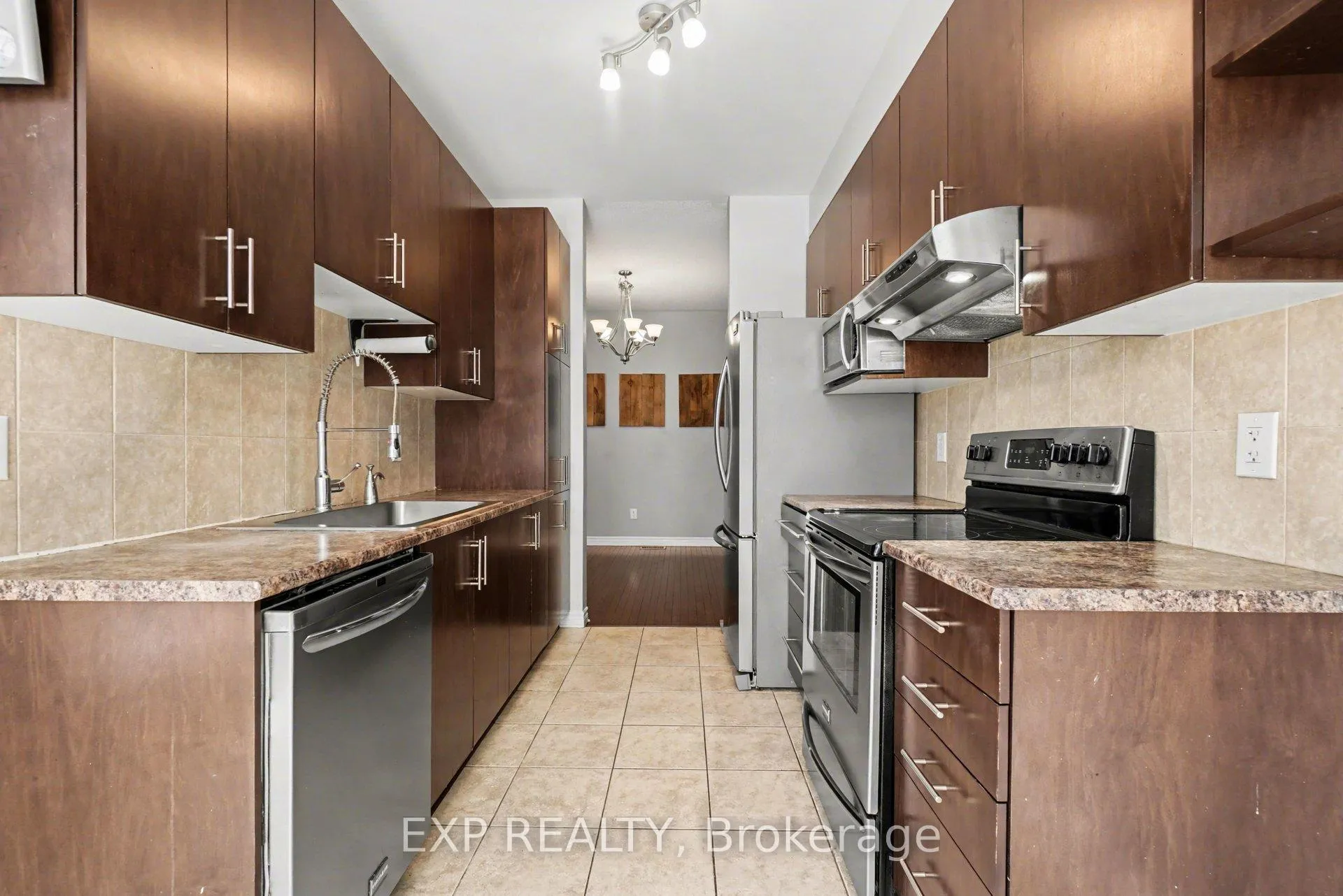 Photo 6 of 180 Flat Sedge Crescent, Ottawa, Blossom Park/Kemp Park/Findlay Creek — HOMEH
