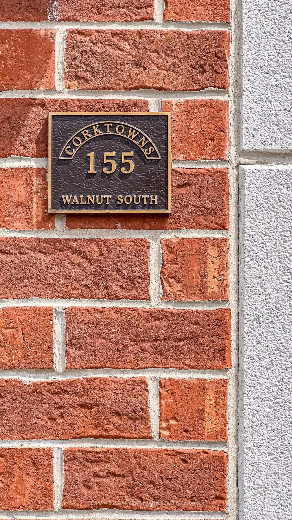 Photo 3 of 155 Walnut Street S, Hamilton, Corktown — HOMEH