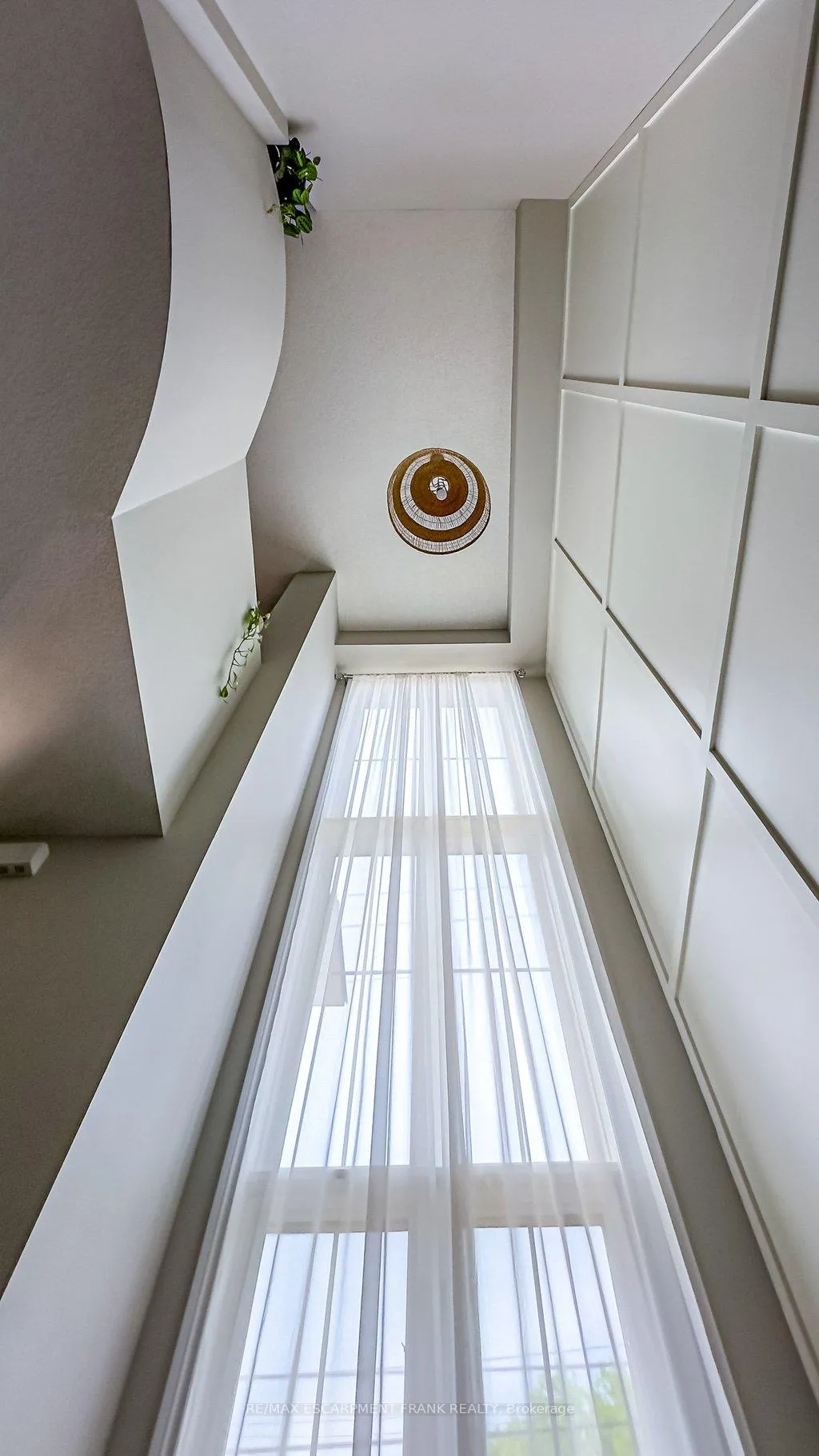 Photo 8 of 155 Walnut Street S, Hamilton, Corktown — HOMEH