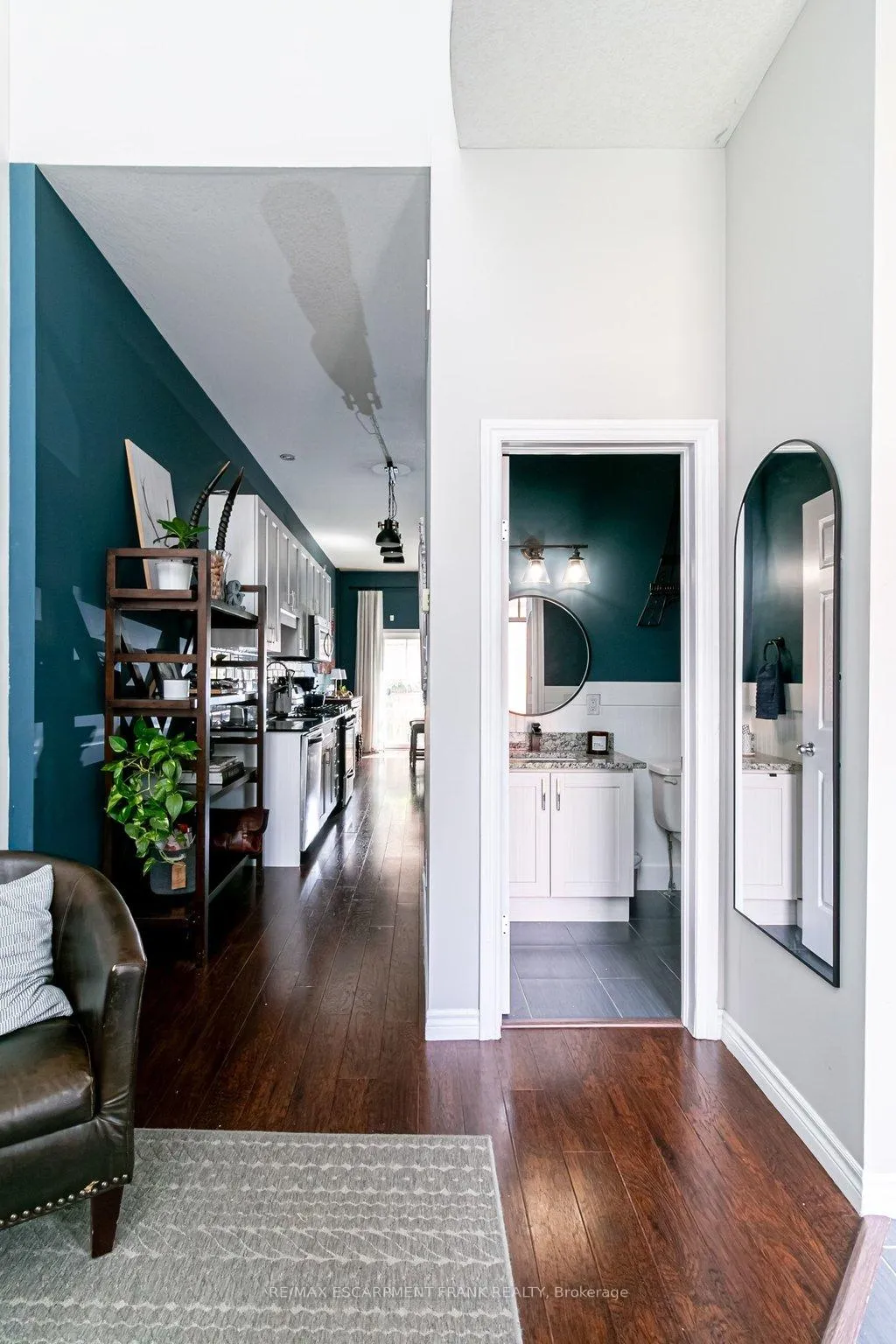 Photo 10 of 155 Walnut Street S, Hamilton, Corktown — HOMEH
