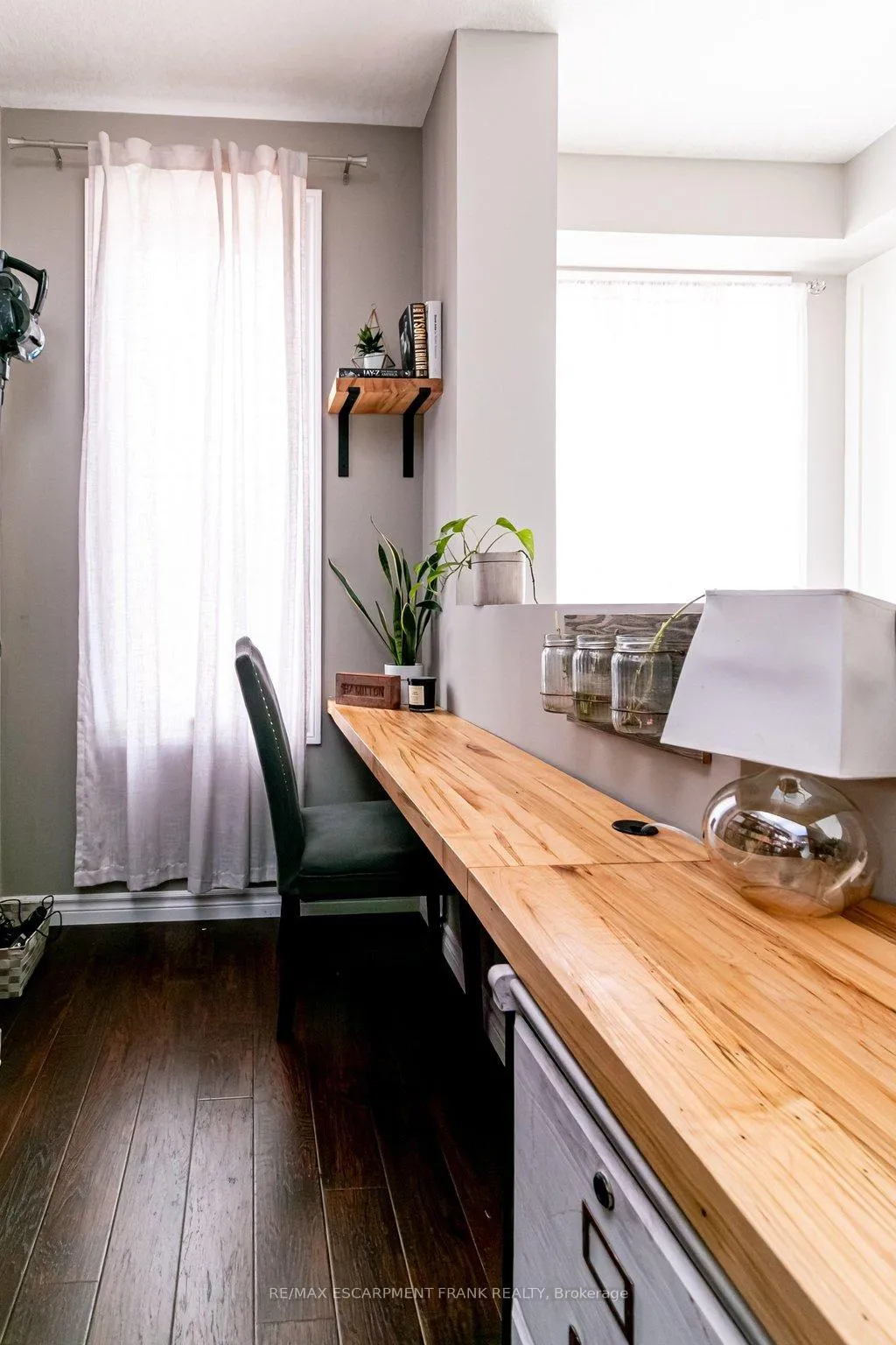 Photo 29 of 155 Walnut Street S, Hamilton, Corktown — HOMEH