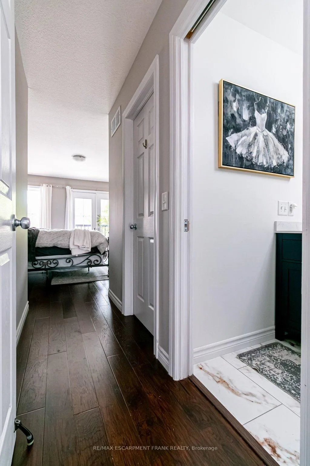Photo 35 of 155 Walnut Street S, Hamilton, Corktown — HOMEH