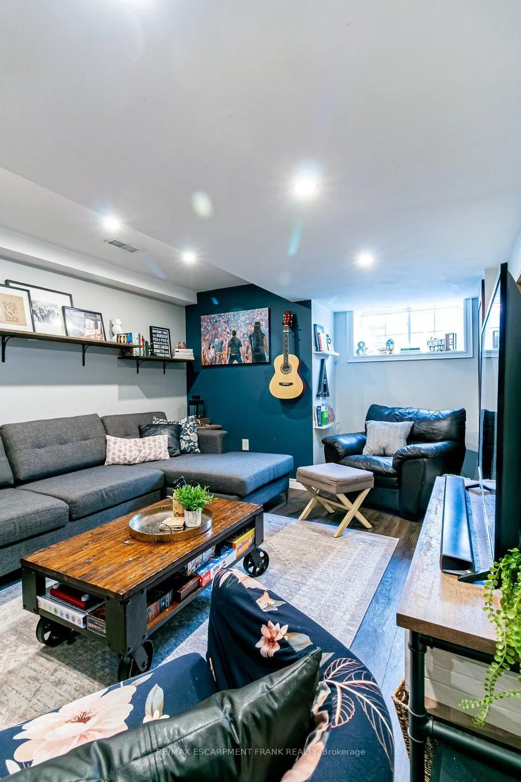 Photo 45 of 155 Walnut Street S, Hamilton, Corktown — HOMEH