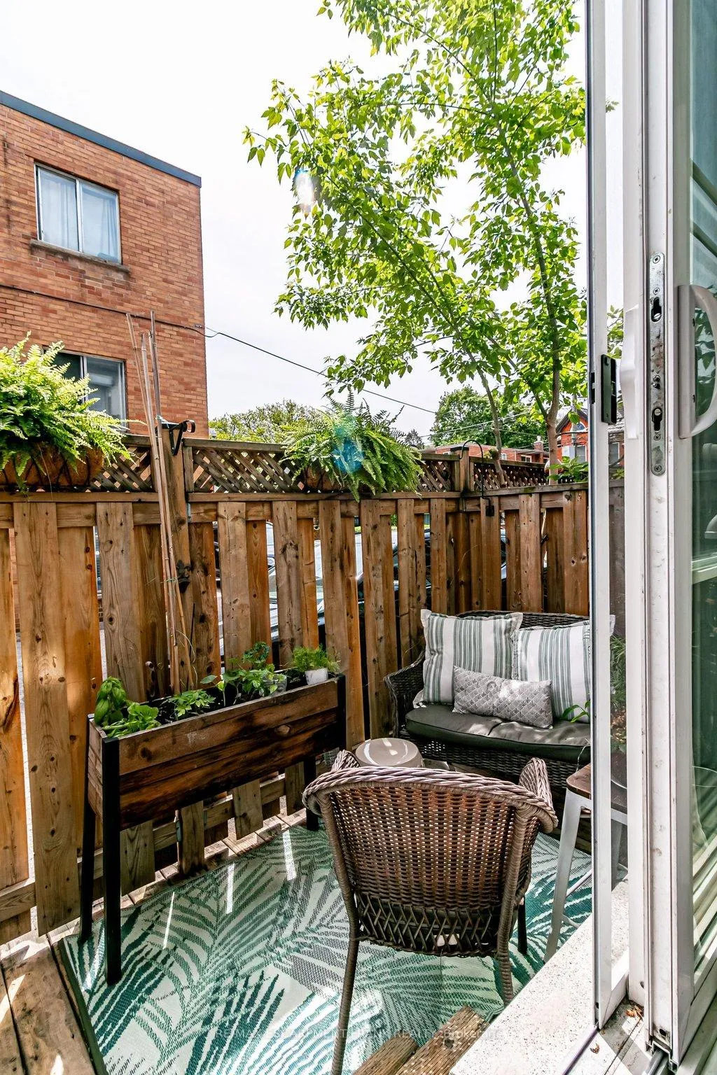 Photo 47 of 155 Walnut Street S, Hamilton, Corktown — HOMEH