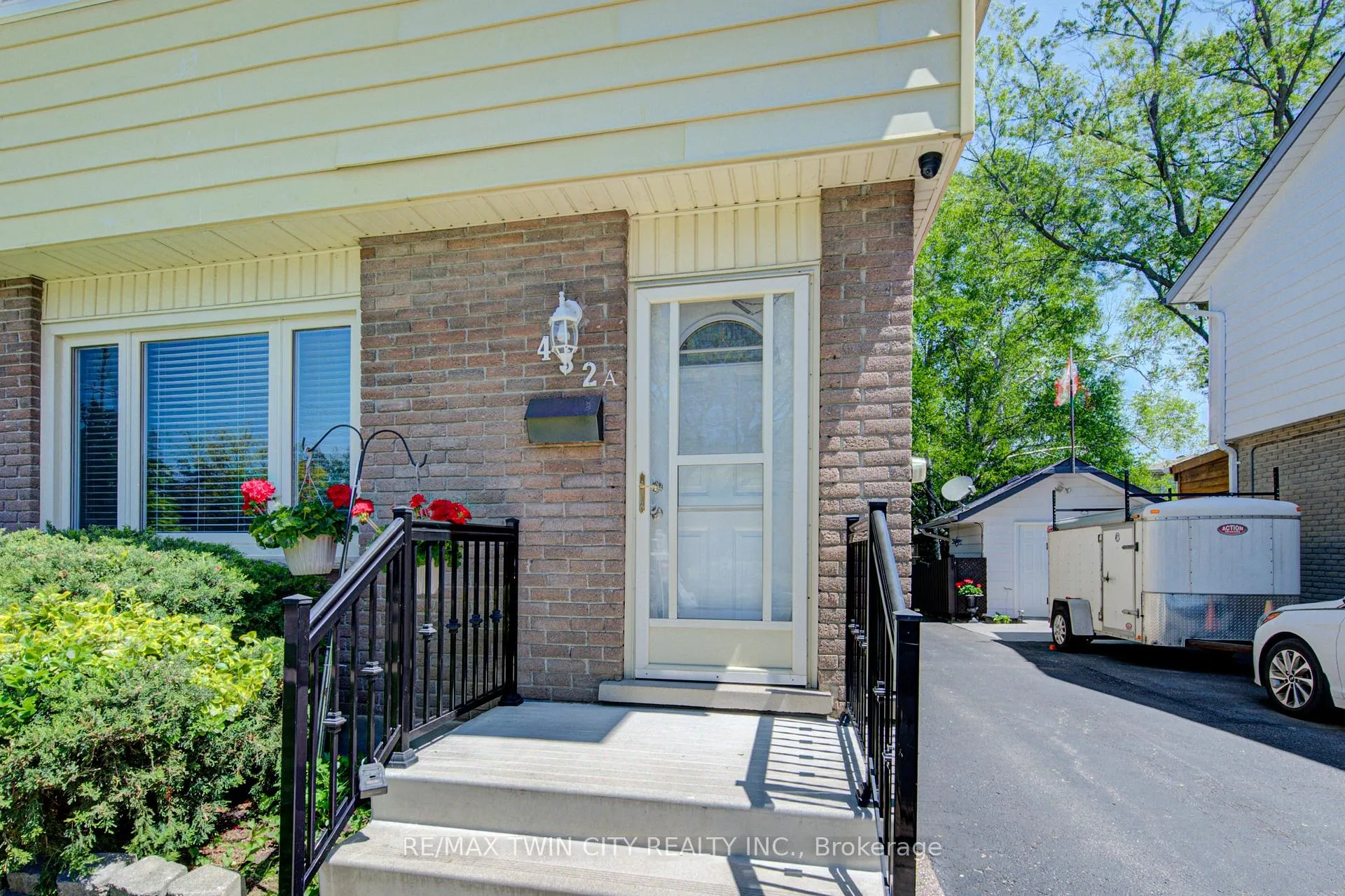 Photo 3 of Unit A, 432 Lee Avenue, Waterloo — HOMEH