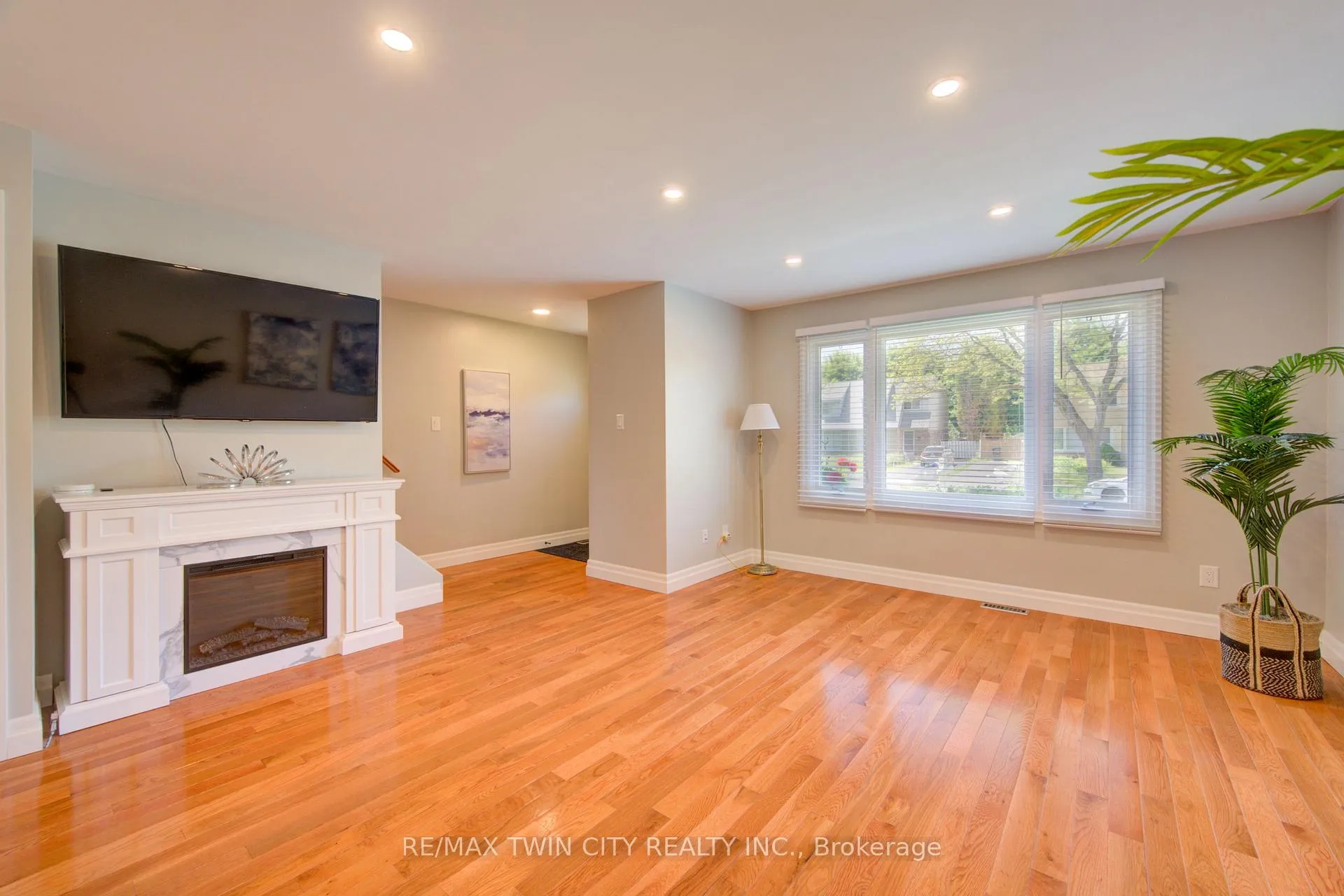 Photo 8 of Unit A, 432 Lee Avenue, Waterloo — HOMEH