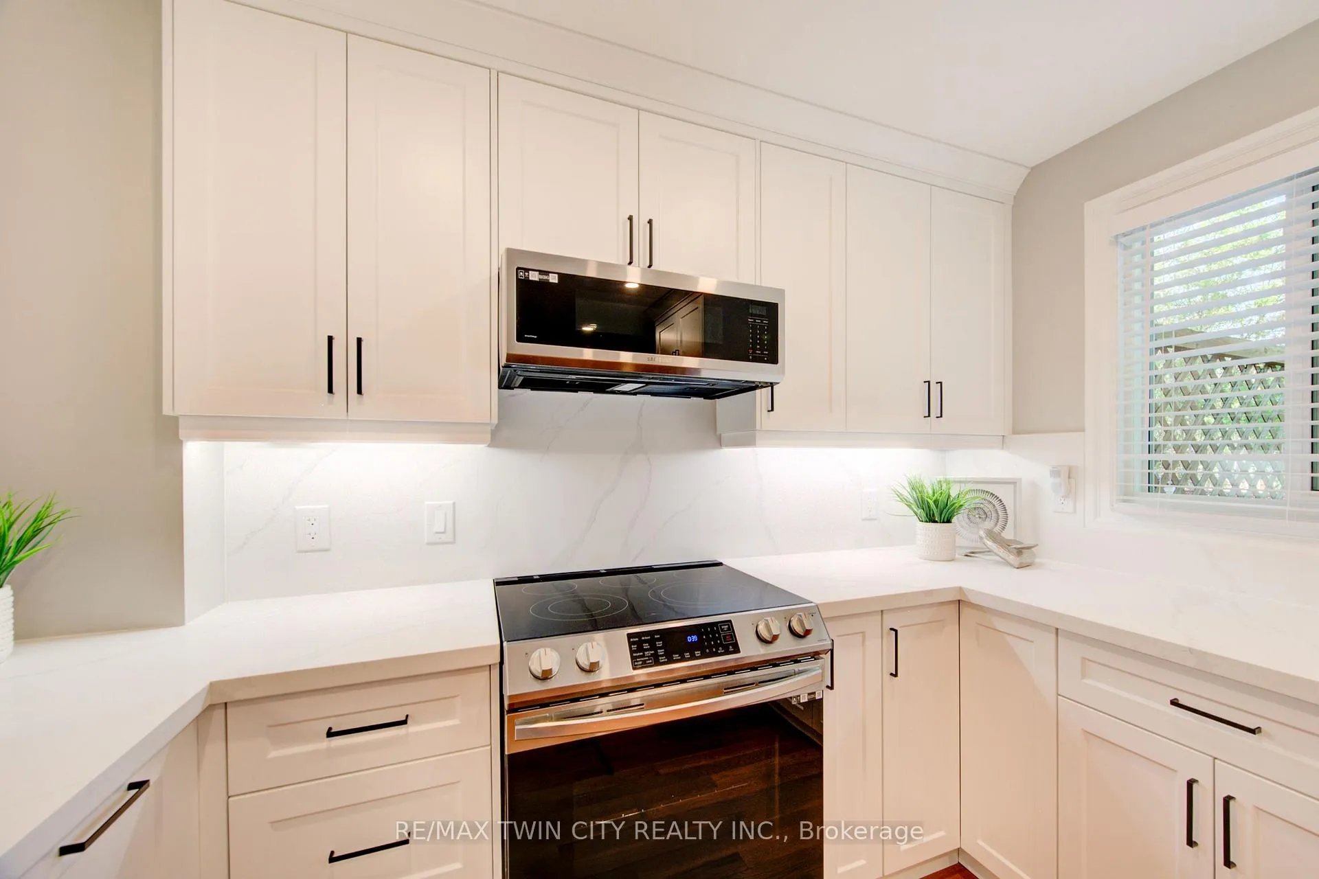 Photo 12 of Unit A, 432 Lee Avenue, Waterloo — HOMEH