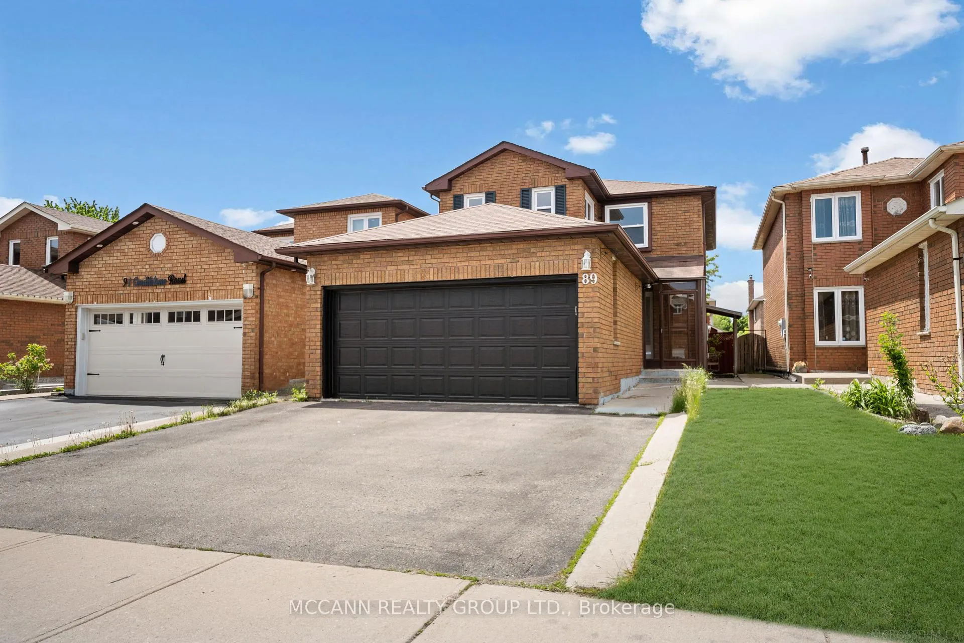 Photo 3 of 89 Creditstone Road, Brampton, Fletcher's Creek South — HOMEH