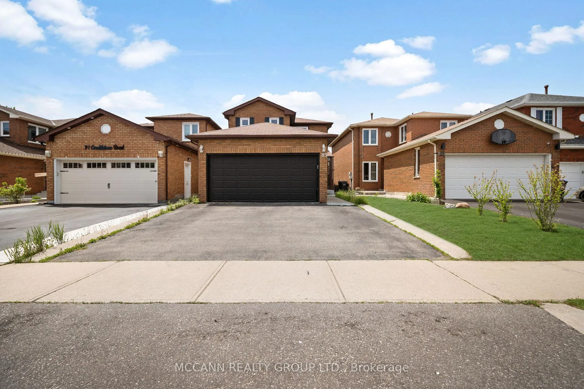 Photo 5 of 89 Creditstone Road, Brampton, Fletcher's Creek South — HOMEH