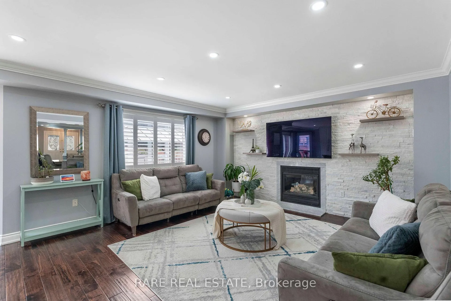 Photo 4 of 33 Southbend Drive, Brampton, Snelgrove — HOMEH