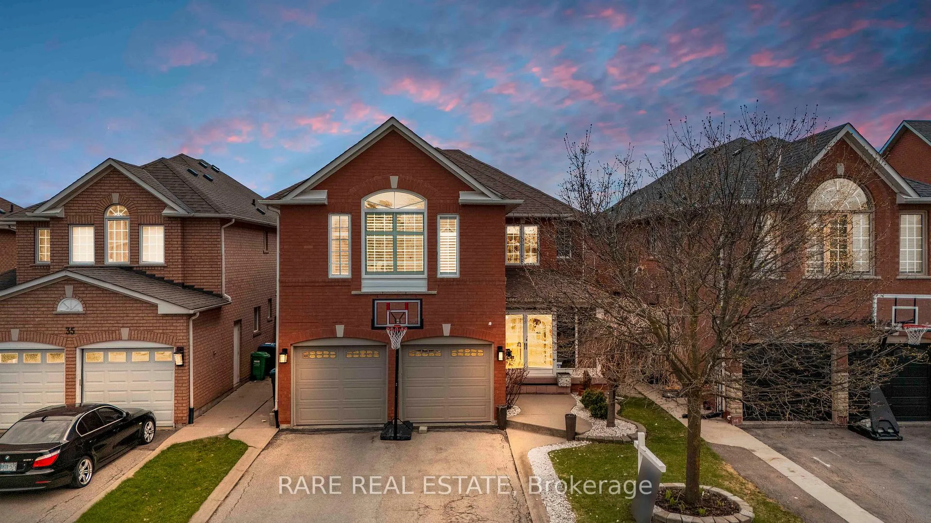 Photo 5 of 33 Southbend Drive, Brampton, Snelgrove — HOMEH