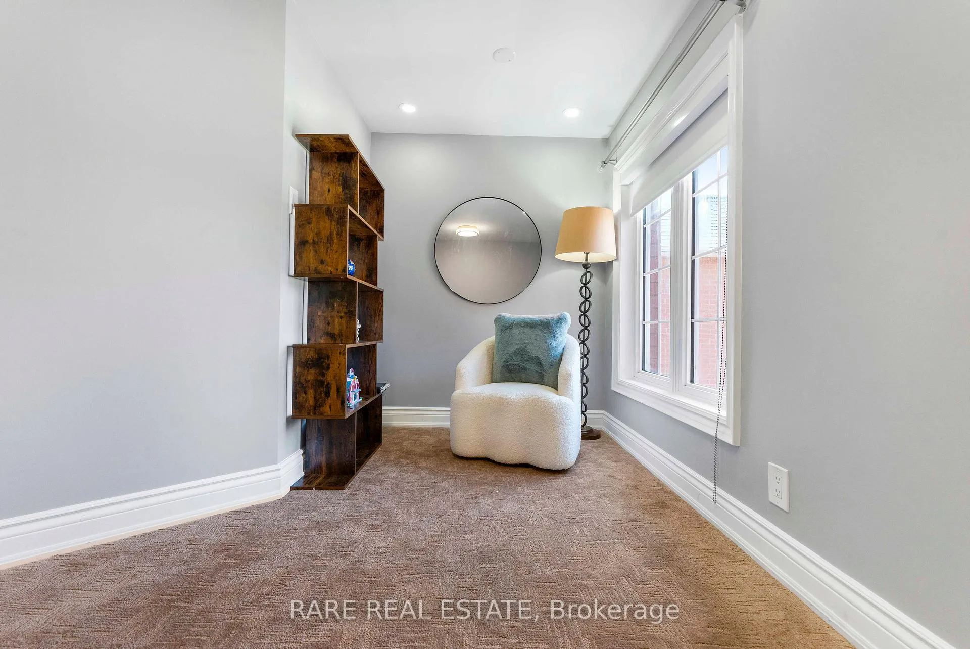 Photo 19 of 33 Southbend Drive, Brampton, Snelgrove — HOMEH