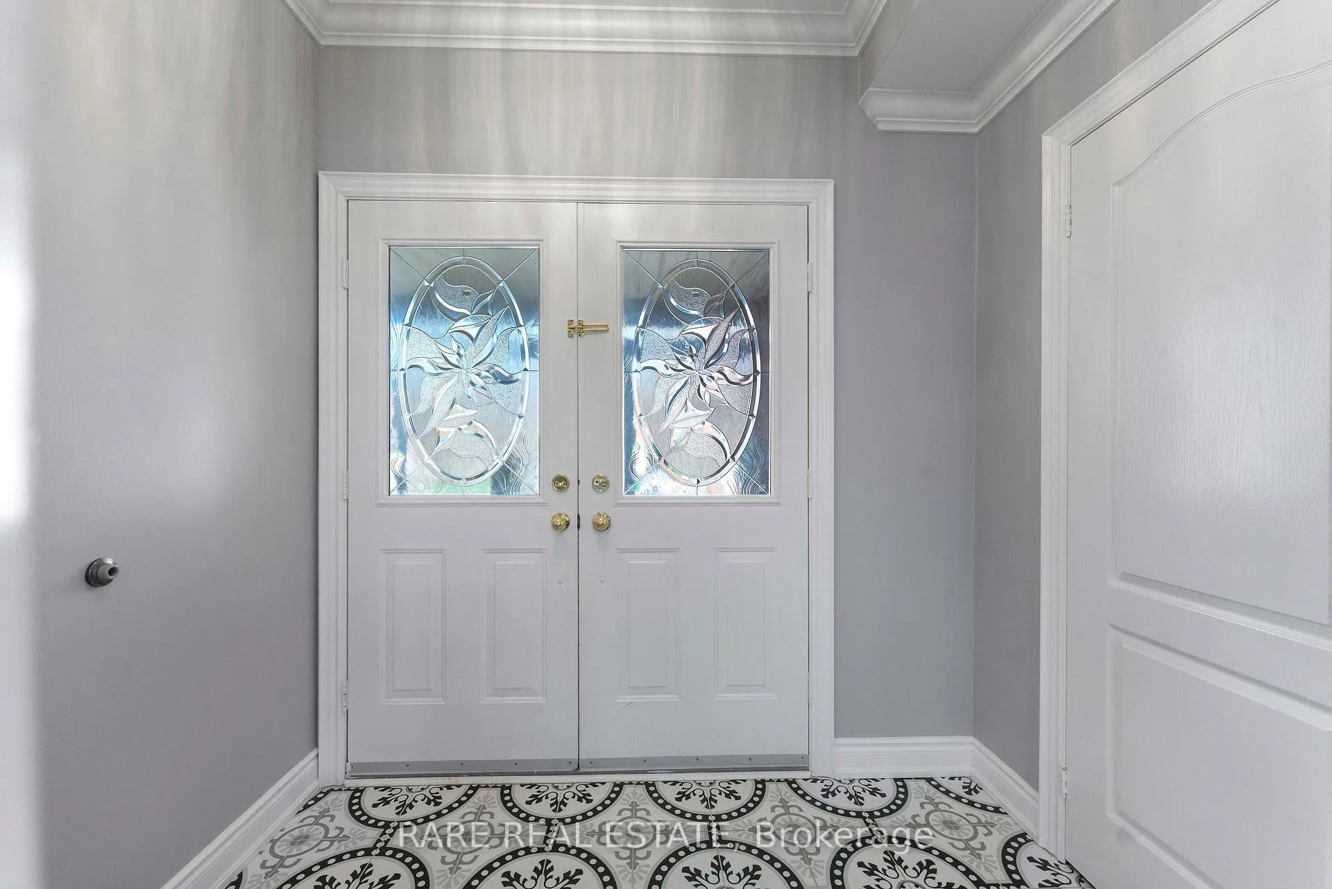 Photo 20 of 33 Southbend Drive, Brampton, Snelgrove — HOMEH