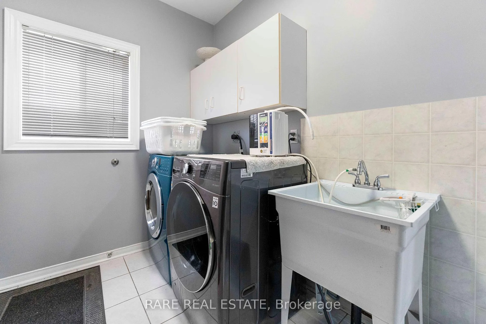 Photo 21 of 33 Southbend Drive, Brampton, Snelgrove — HOMEH