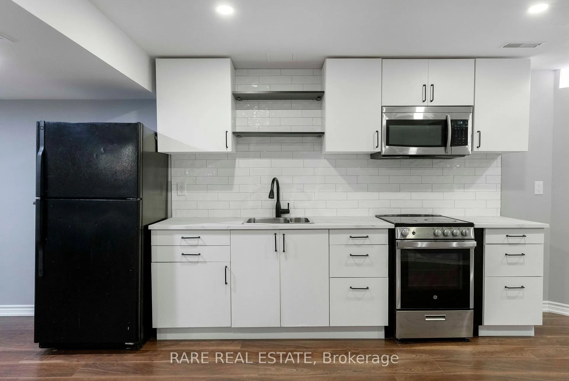 Photo 37 of 33 Southbend Drive, Brampton, Snelgrove — HOMEH