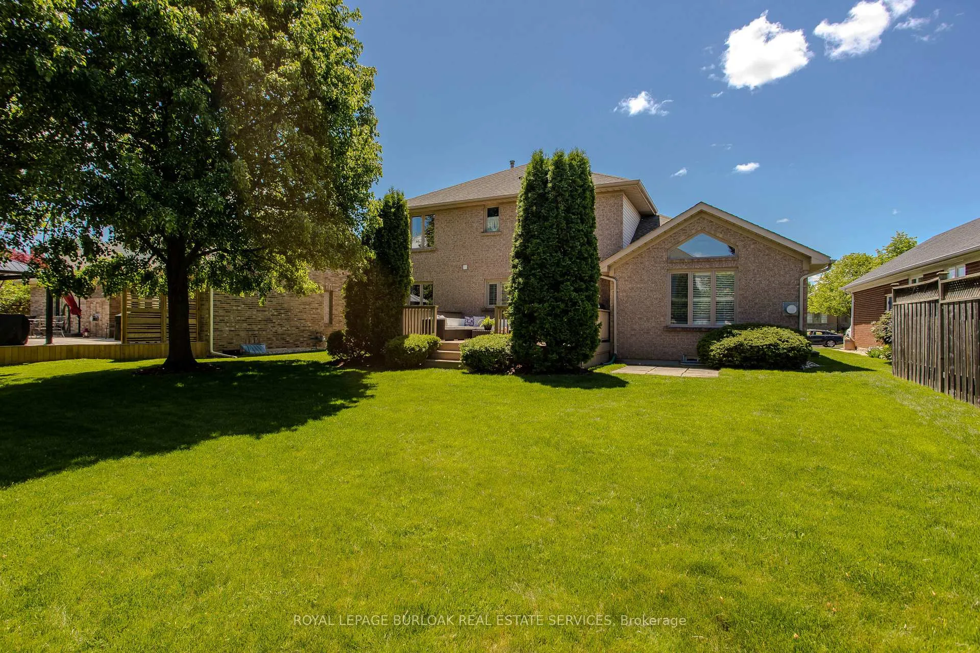 Photo 4 of 4153 Arbourfield Drive, Burlington, Rose — HOMEH