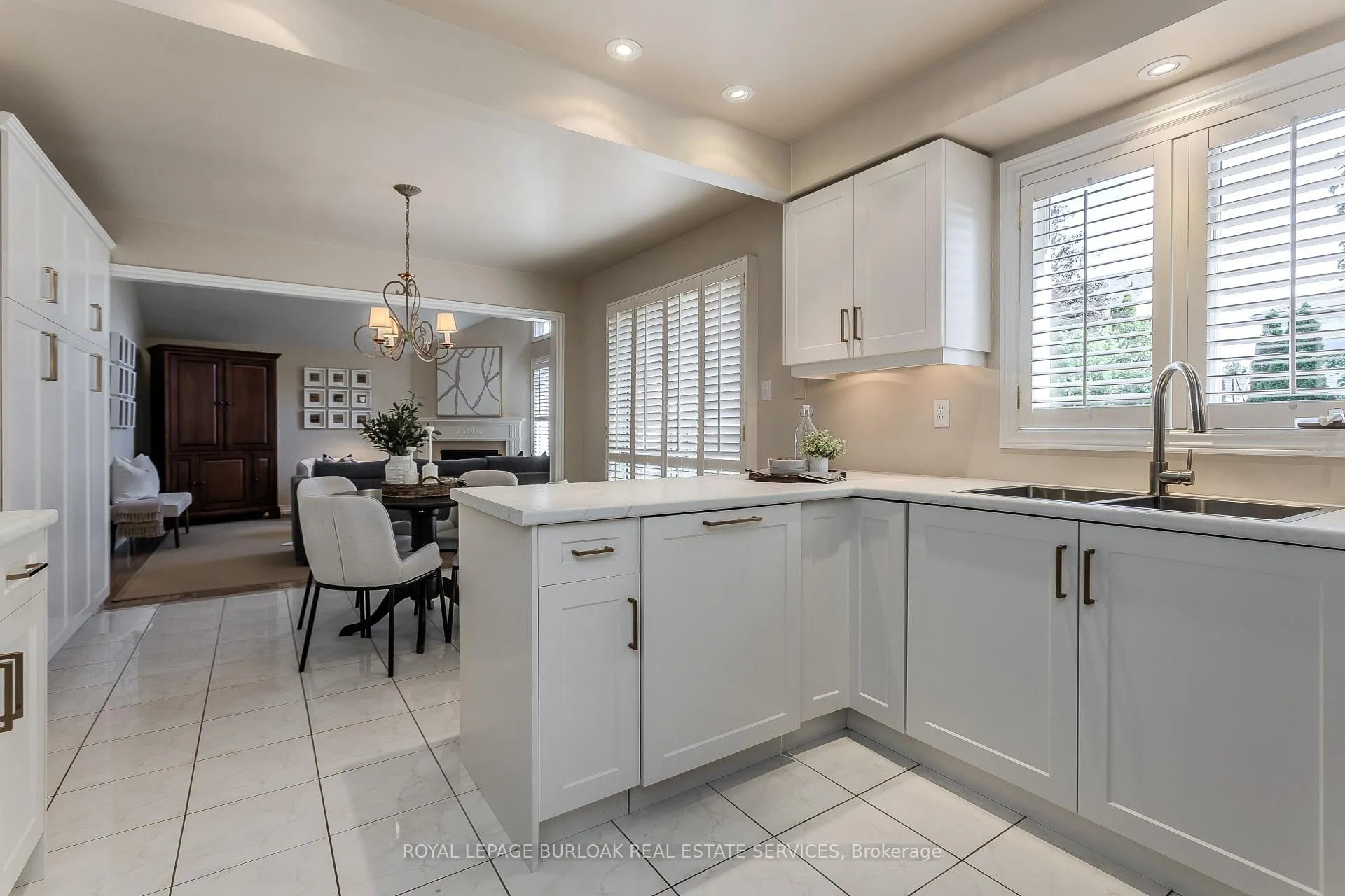 Photo 10 of 4153 Arbourfield Drive, Burlington, Rose — HOMEH