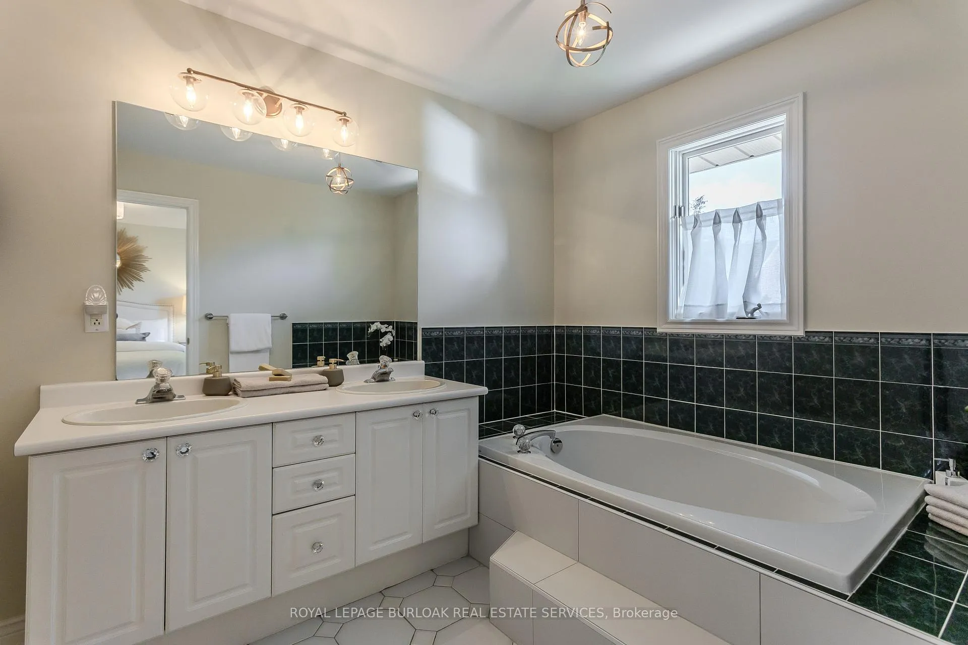 Photo 21 of 4153 Arbourfield Drive, Burlington, Rose — HOMEH