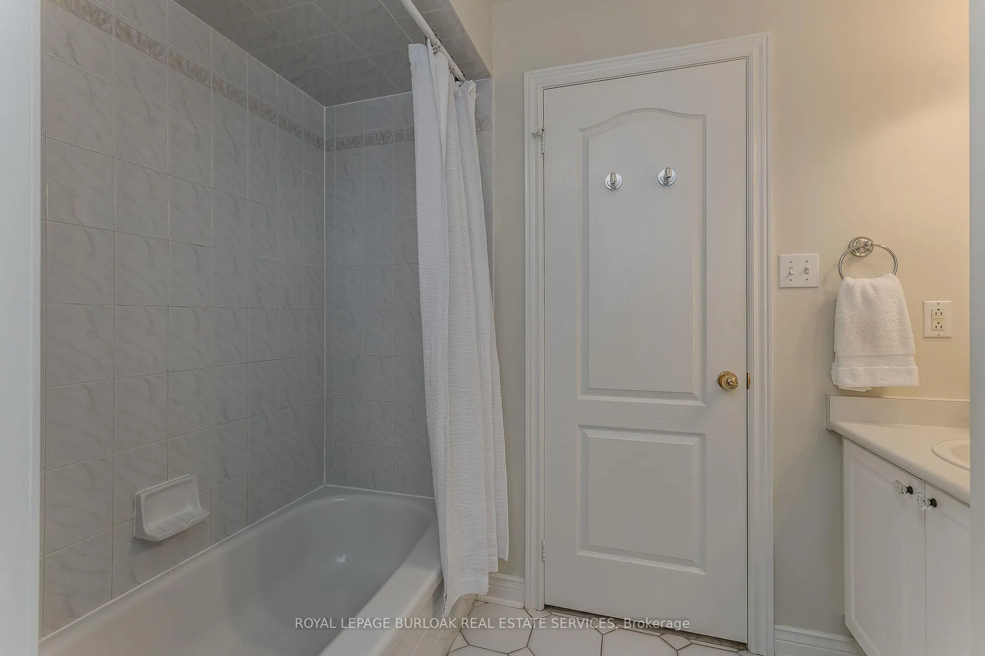 Photo 25 of 4153 Arbourfield Drive, Burlington, Rose — HOMEH