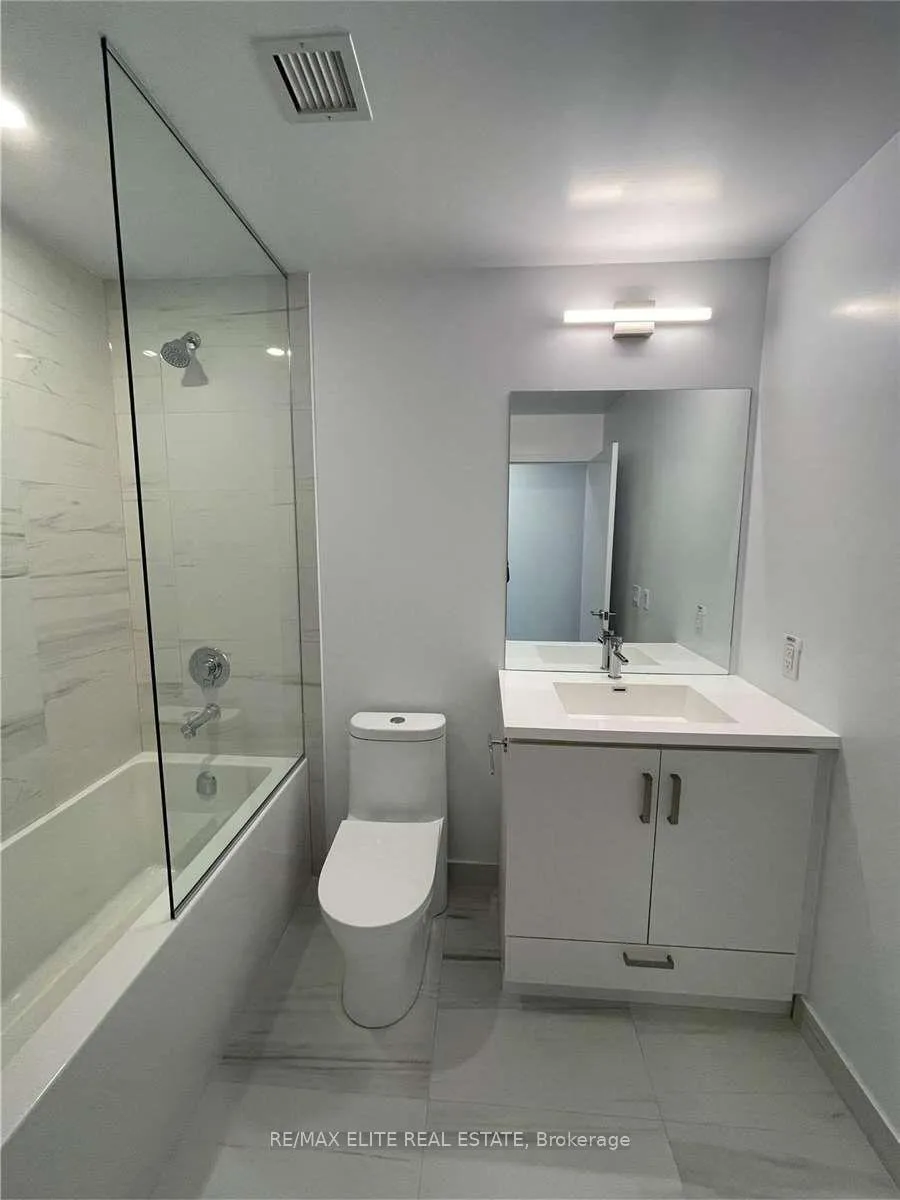 Photo 5 of Unit 817, 38 Honeycrisp Crescent, Vaughan, Concord — HOMEH