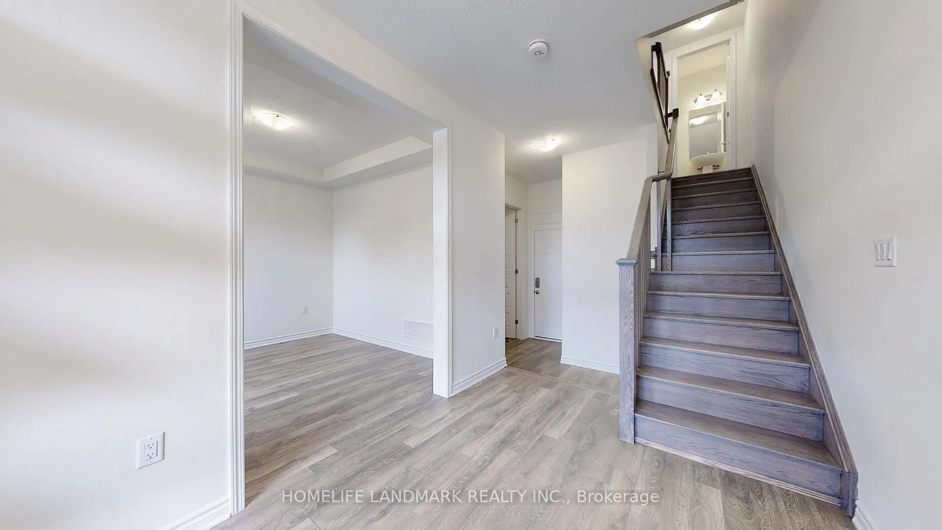 Photo 5 of 3312 Thunderbird Promenade, Pickering, Rural Pickering — HOMEH