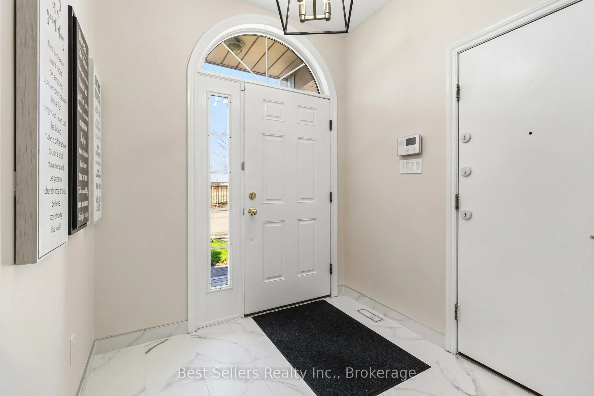 Photo 4 of Unit 1, 1 Ferndown Crescent, Brampton, Goreway Drive Corridor — HOMEH
