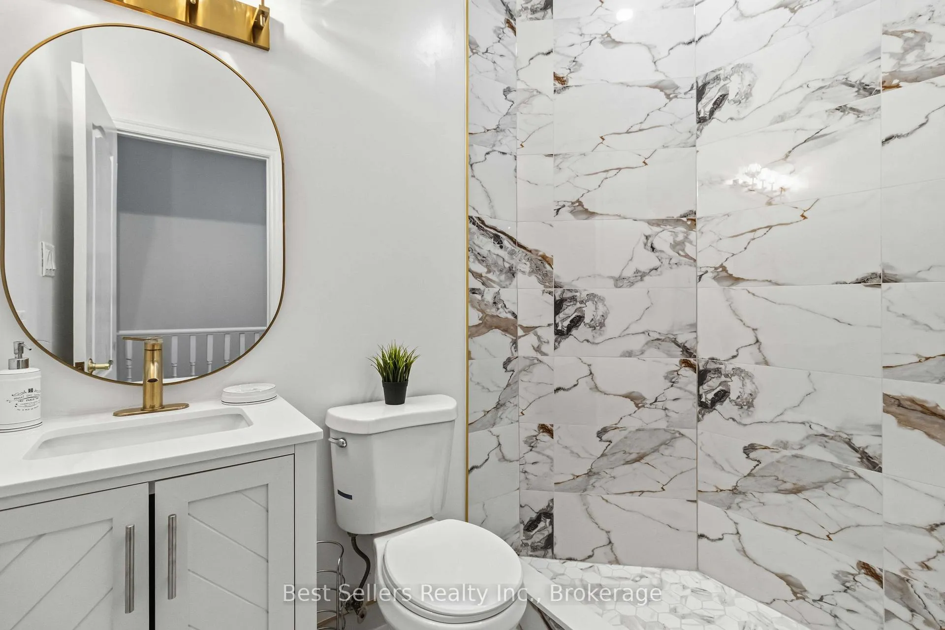 Photo 17 of Unit 1, 1 Ferndown Crescent, Brampton, Goreway Drive Corridor — HOMEH