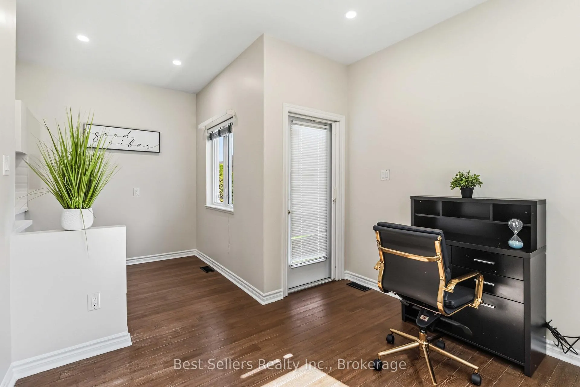 Photo 20 of Unit 1, 1 Ferndown Crescent, Brampton, Goreway Drive Corridor — HOMEH