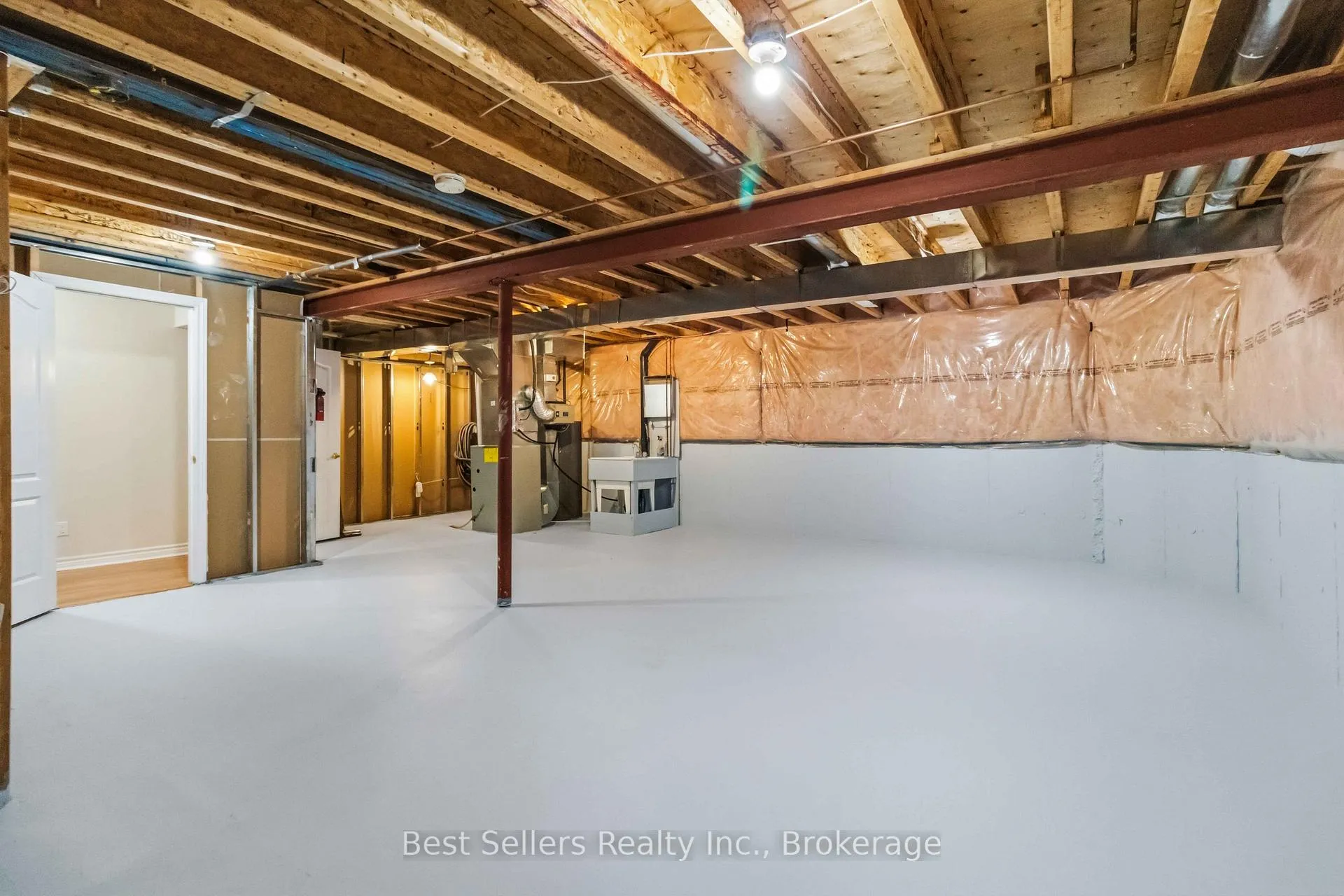 Photo 29 of Unit 1, 1 Ferndown Crescent, Brampton, Goreway Drive Corridor — HOMEH
