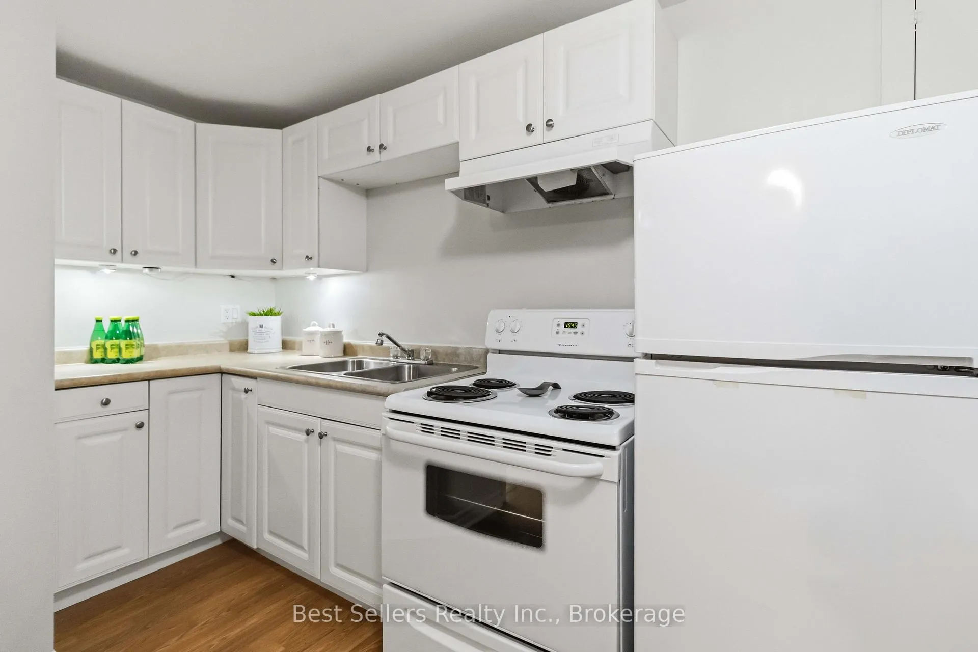 Photo 32 of Unit 1, 1 Ferndown Crescent, Brampton, Goreway Drive Corridor — HOMEH