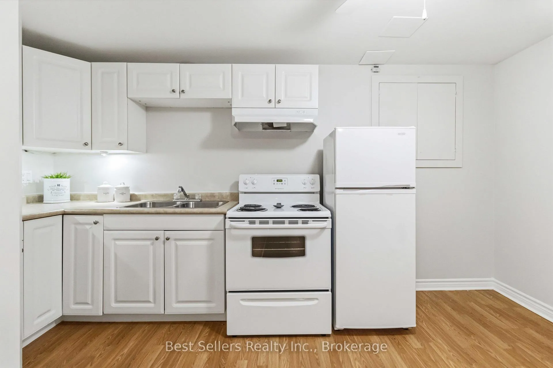 Photo 33 of Unit 1, 1 Ferndown Crescent, Brampton, Goreway Drive Corridor — HOMEH