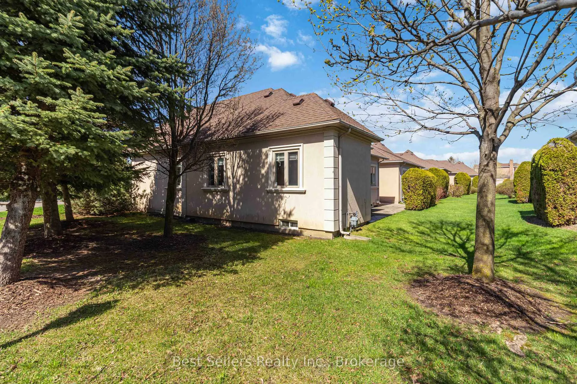 Photo 39 of Unit 1, 1 Ferndown Crescent, Brampton, Goreway Drive Corridor — HOMEH