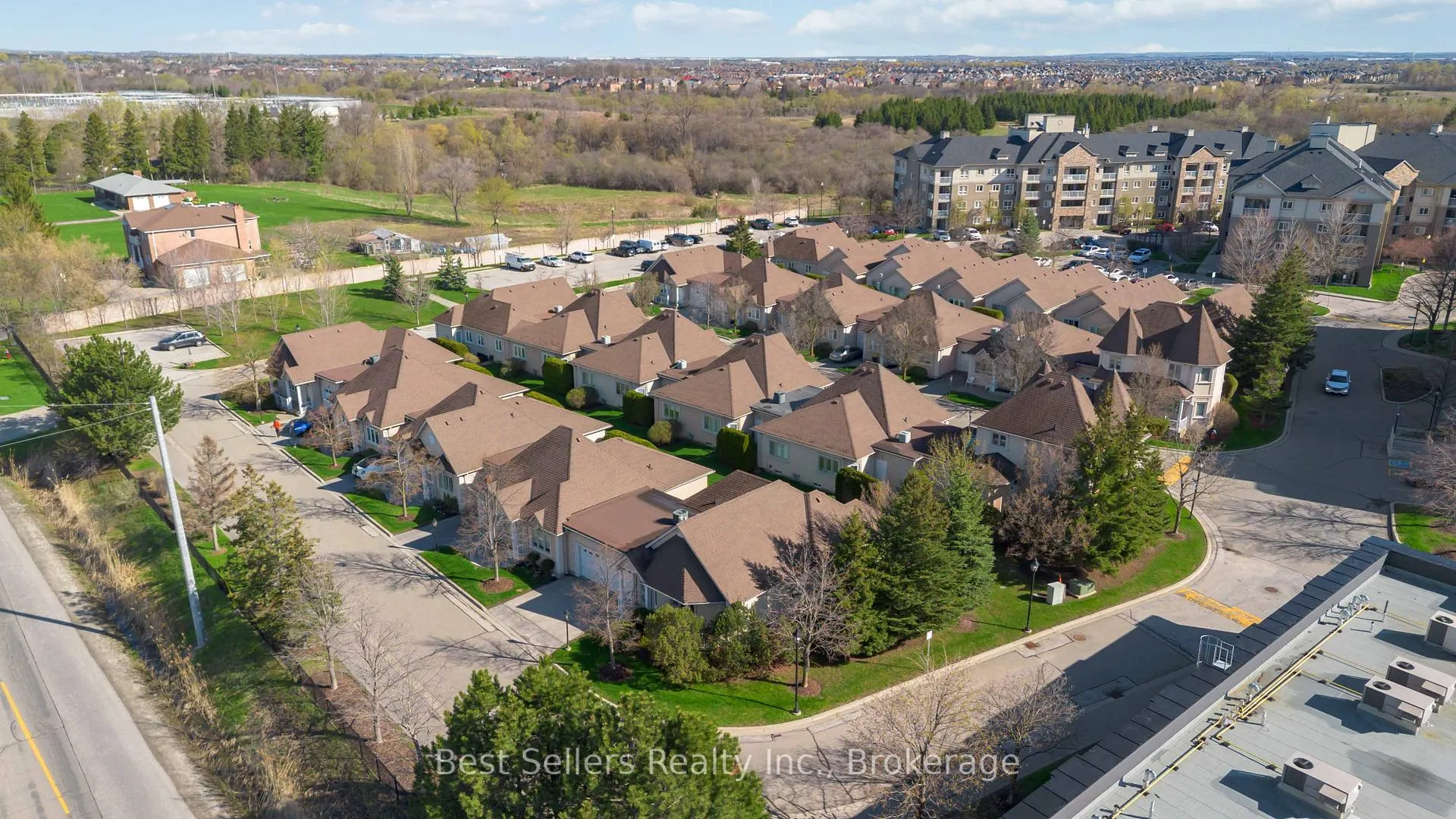 Photo 42 of Unit 1, 1 Ferndown Crescent, Brampton, Goreway Drive Corridor — HOMEH