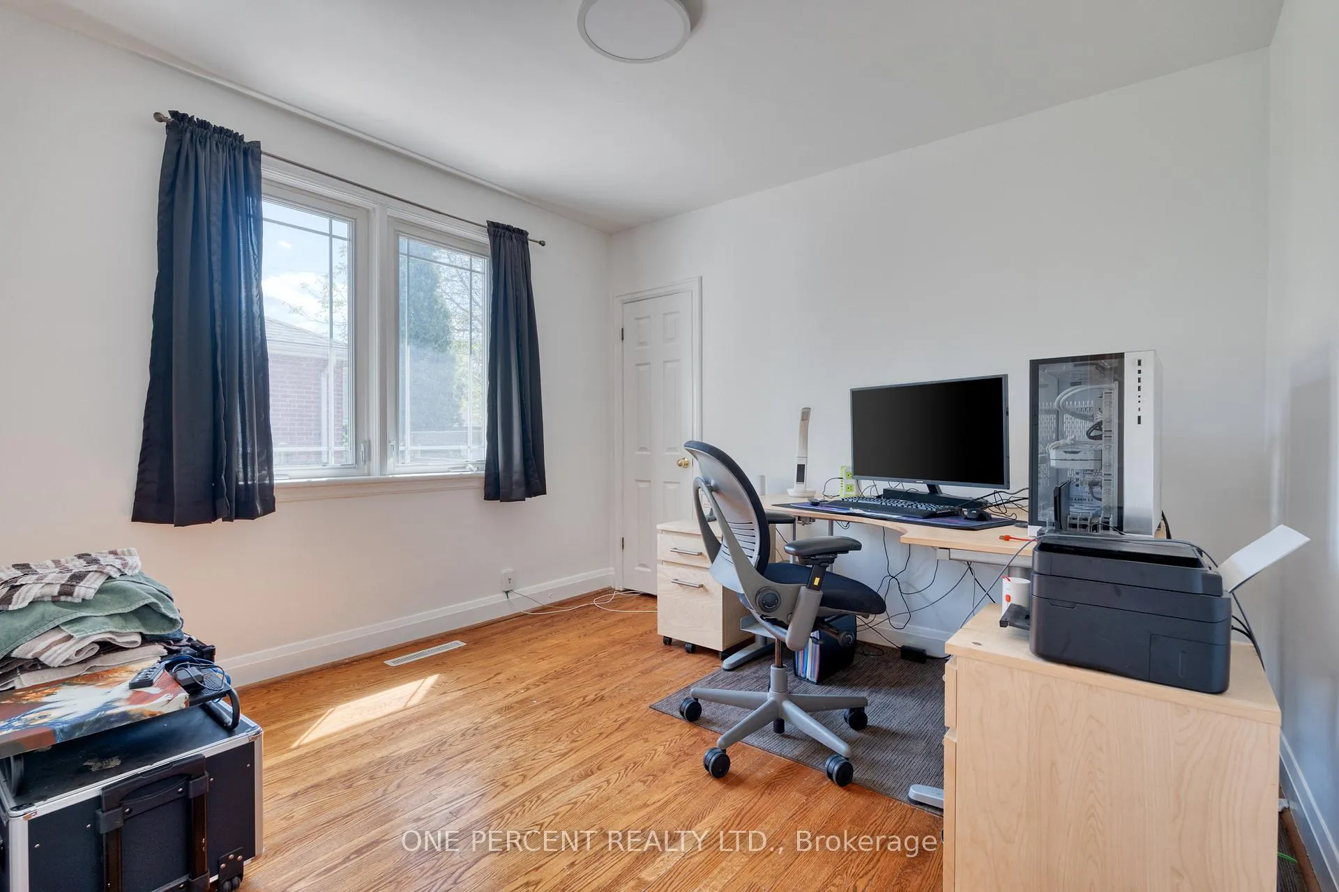 Photo 12 of 27 Delevan Crescent, Hamilton, Hill Park — HOMEH