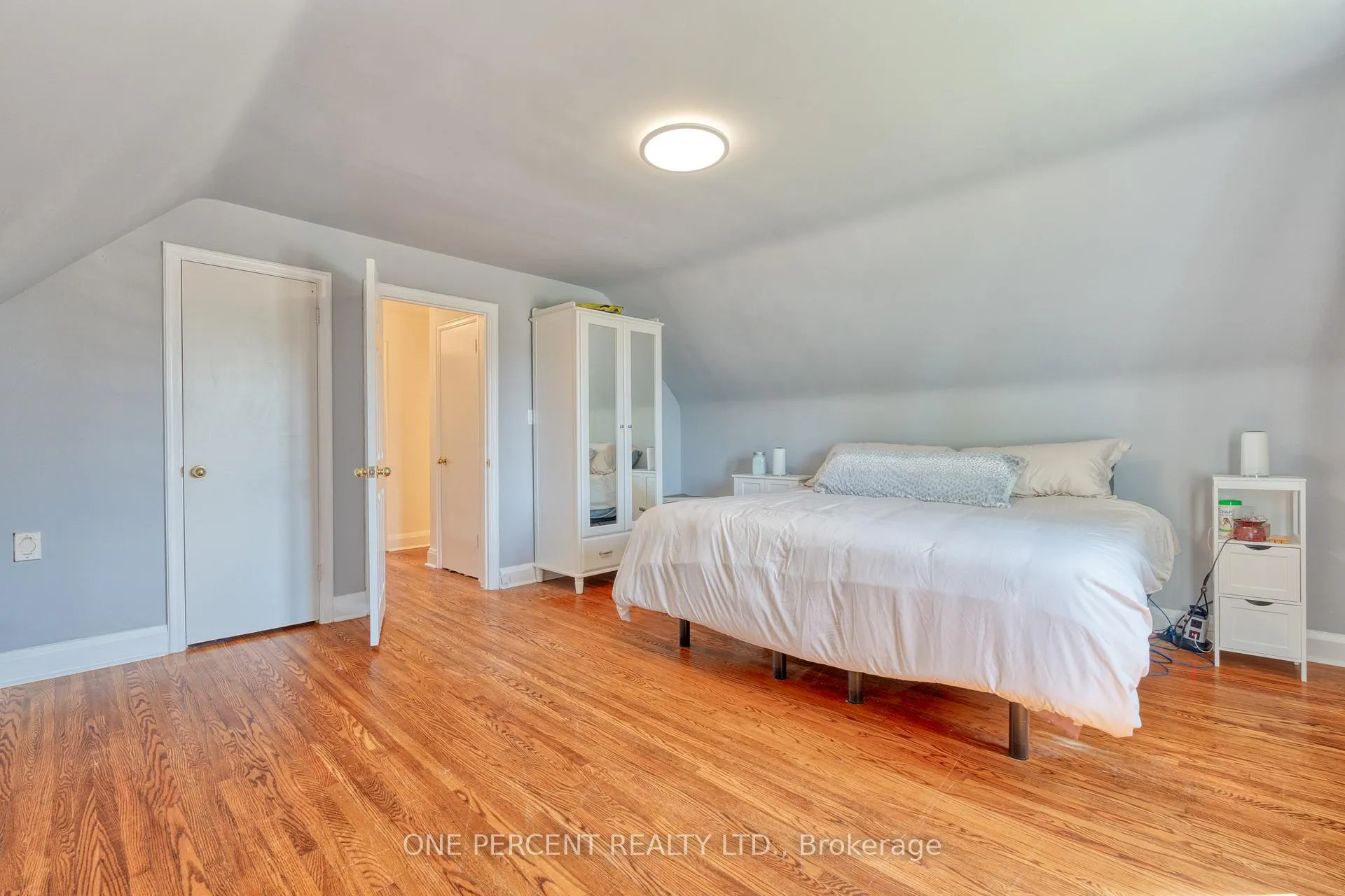 Photo 15 of 27 Delevan Crescent, Hamilton, Hill Park — HOMEH