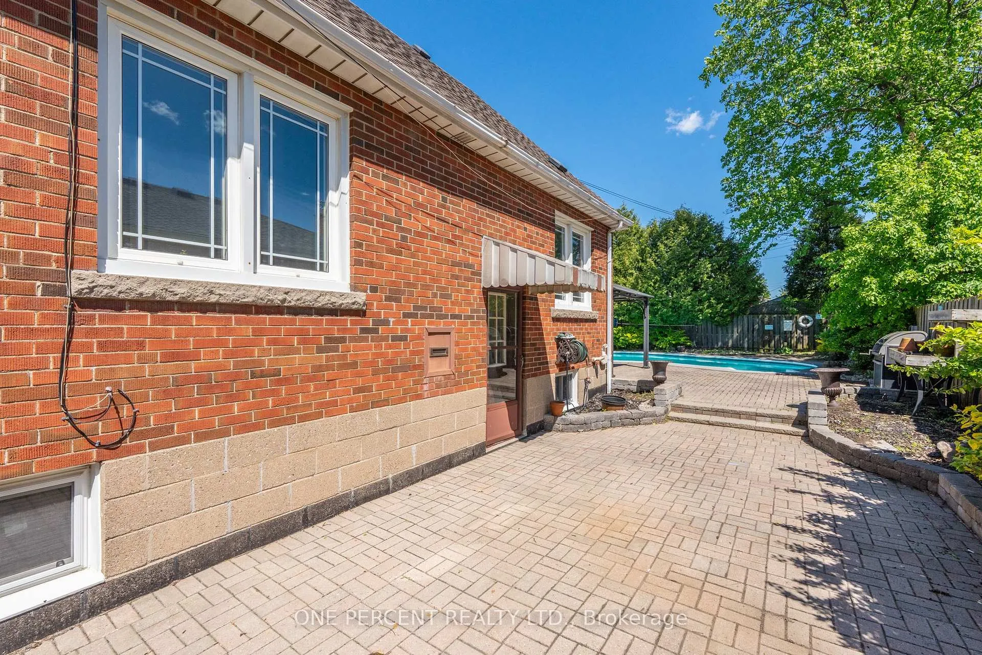 Photo 23 of 27 Delevan Crescent, Hamilton, Hill Park — HOMEH