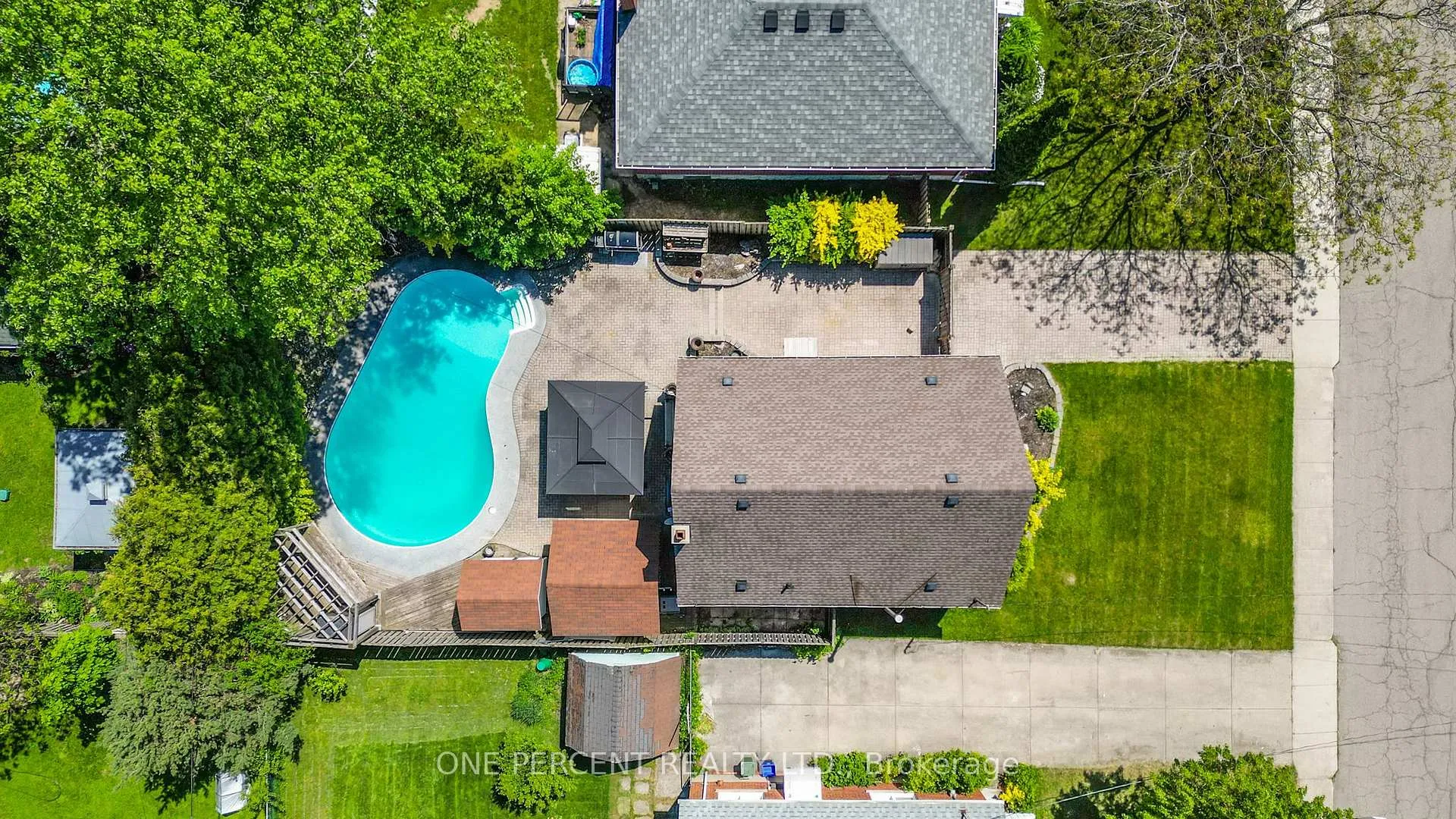 Photo 28 of 27 Delevan Crescent, Hamilton, Hill Park — HOMEH