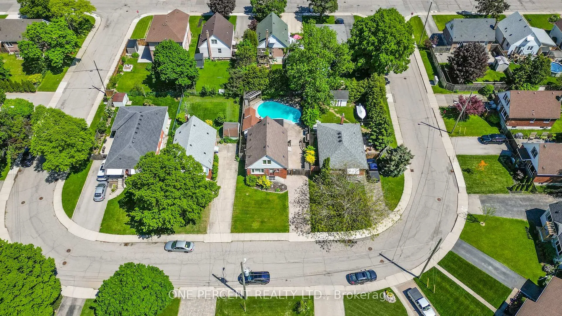 Photo 29 of 27 Delevan Crescent, Hamilton, Hill Park — HOMEH
