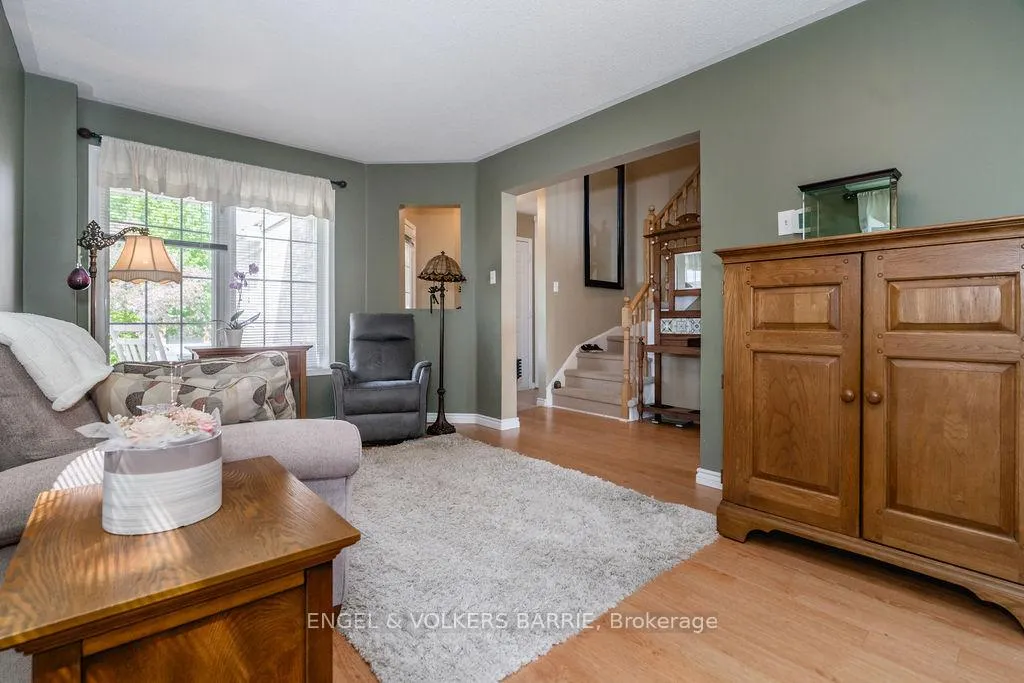 Photo 6 of 47 Pickett Crescent, Barrie, Painswick North — HOMEH