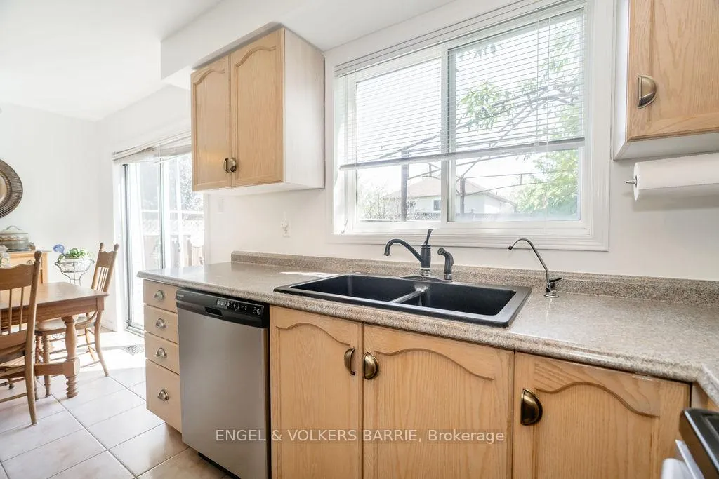 Photo 14 of 47 Pickett Crescent, Barrie, Painswick North — HOMEH