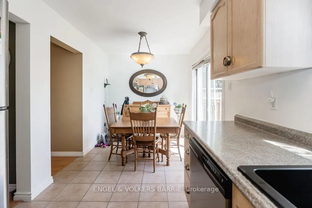 Photo 15 of 47 Pickett Crescent, Barrie, Painswick North — HOMEH