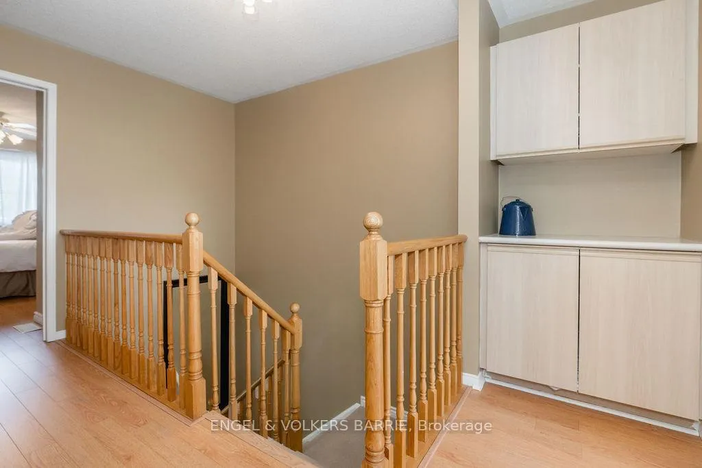 Photo 17 of 47 Pickett Crescent, Barrie, Painswick North — HOMEH