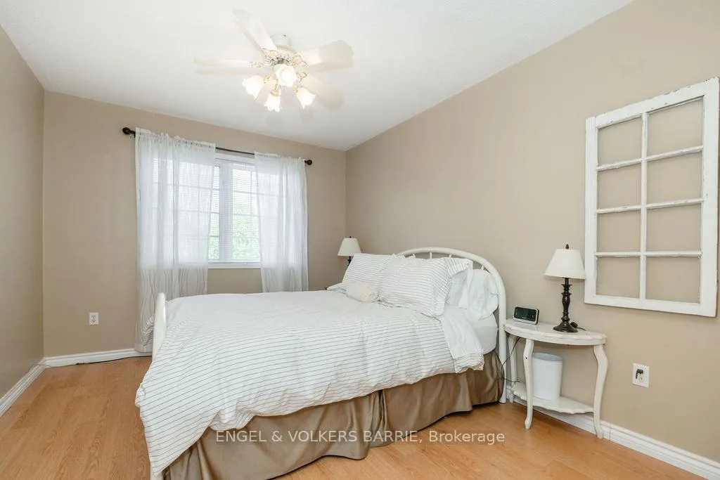 Photo 22 of 47 Pickett Crescent, Barrie, Painswick North — HOMEH